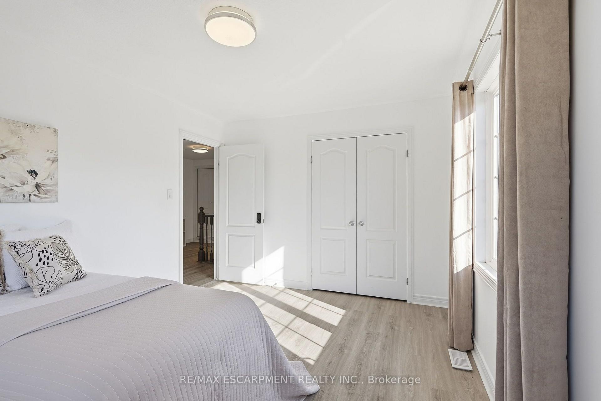 Photo 49 of Unit 8, 400 Stonehenge Drive, Hamilton, Ancaster — HOMEH
