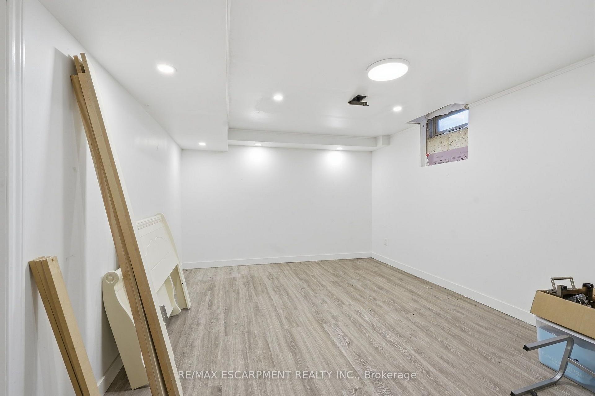 Photo 62 of Unit 8, 400 Stonehenge Drive, Hamilton, Ancaster — HOMEH