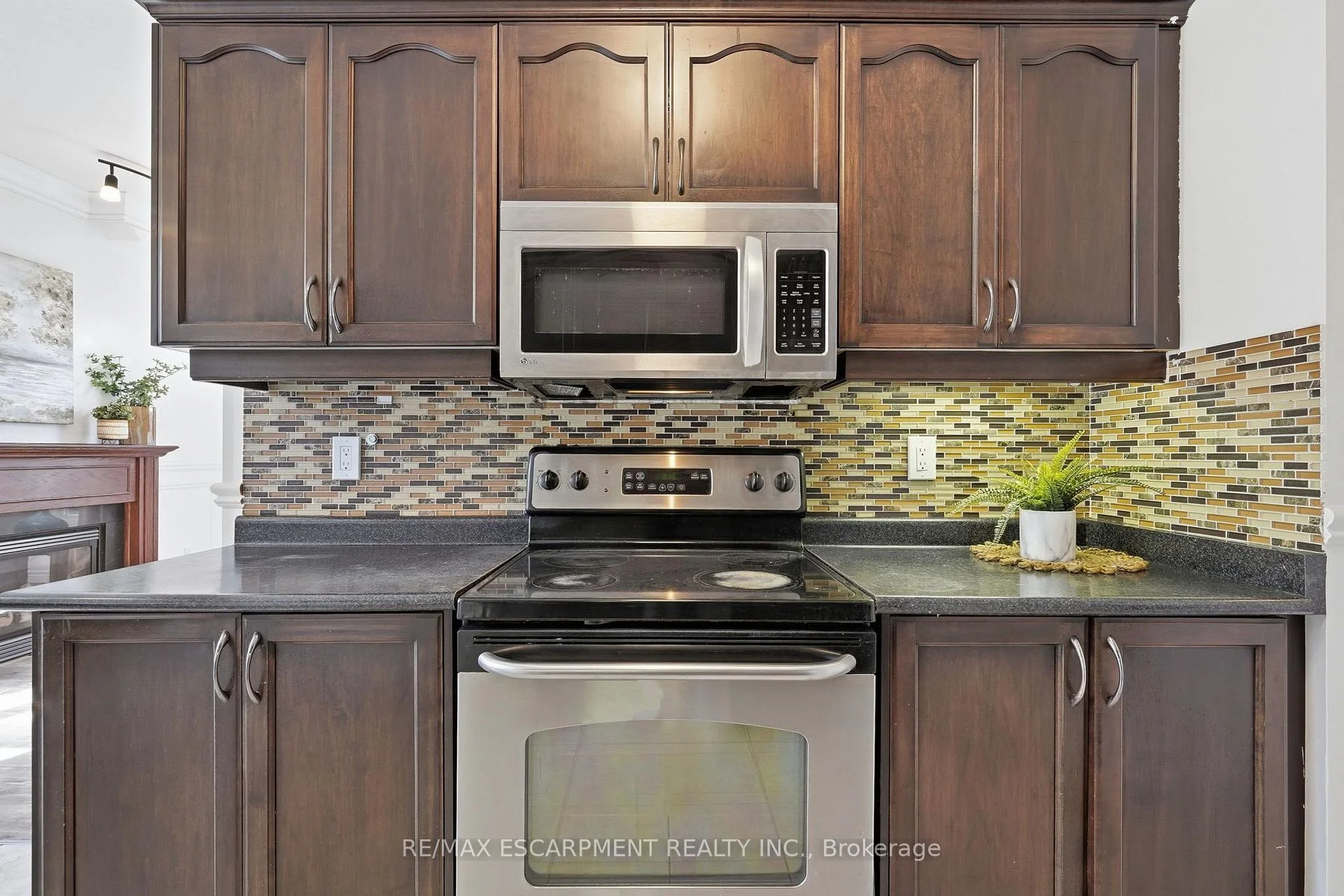 Photo 24 of Unit 8, 400 Stonehenge Drive, Hamilton, Ancaster — HOMEH