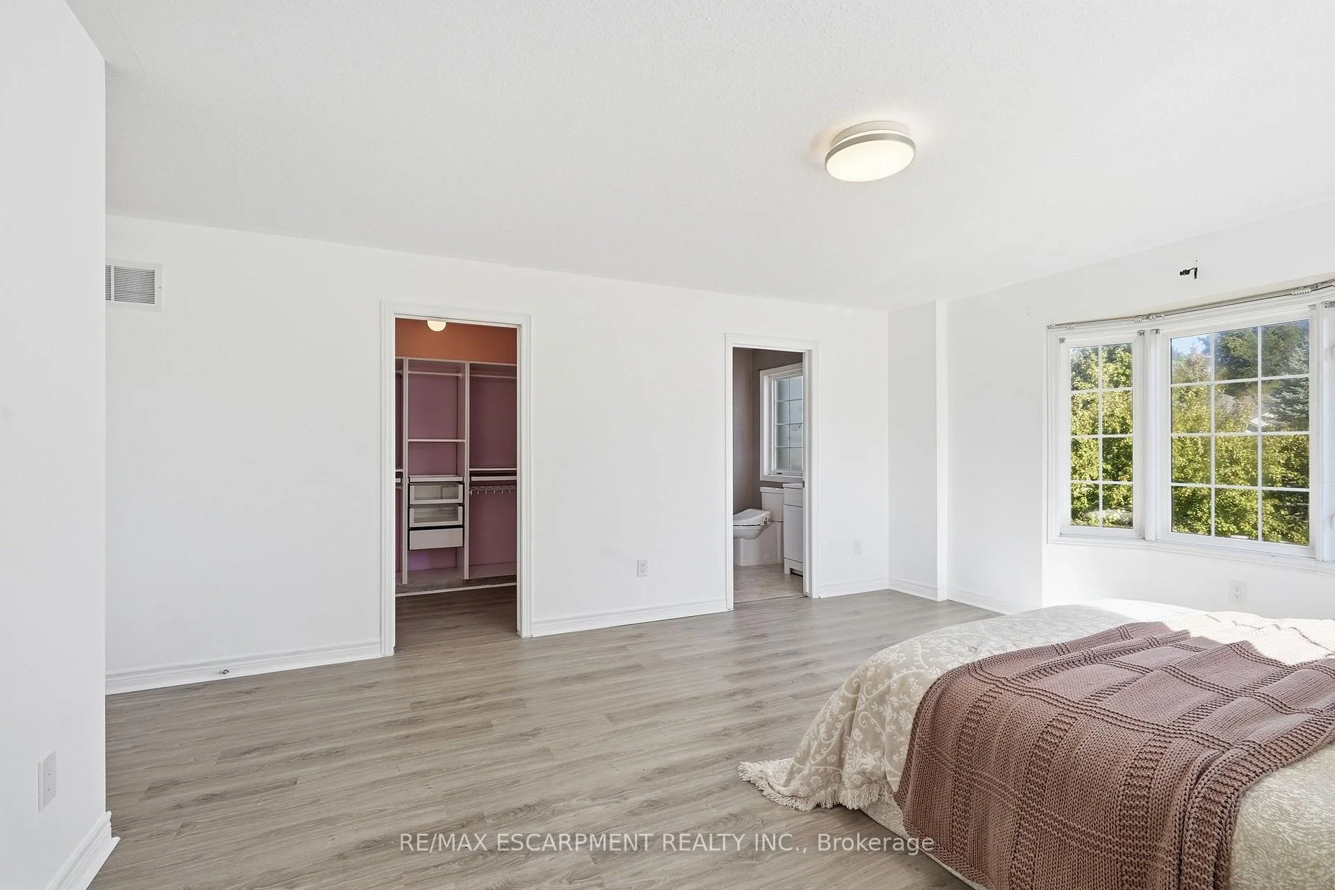 Photo 38 of Unit 8, 400 Stonehenge Drive, Hamilton, Ancaster — HOMEH