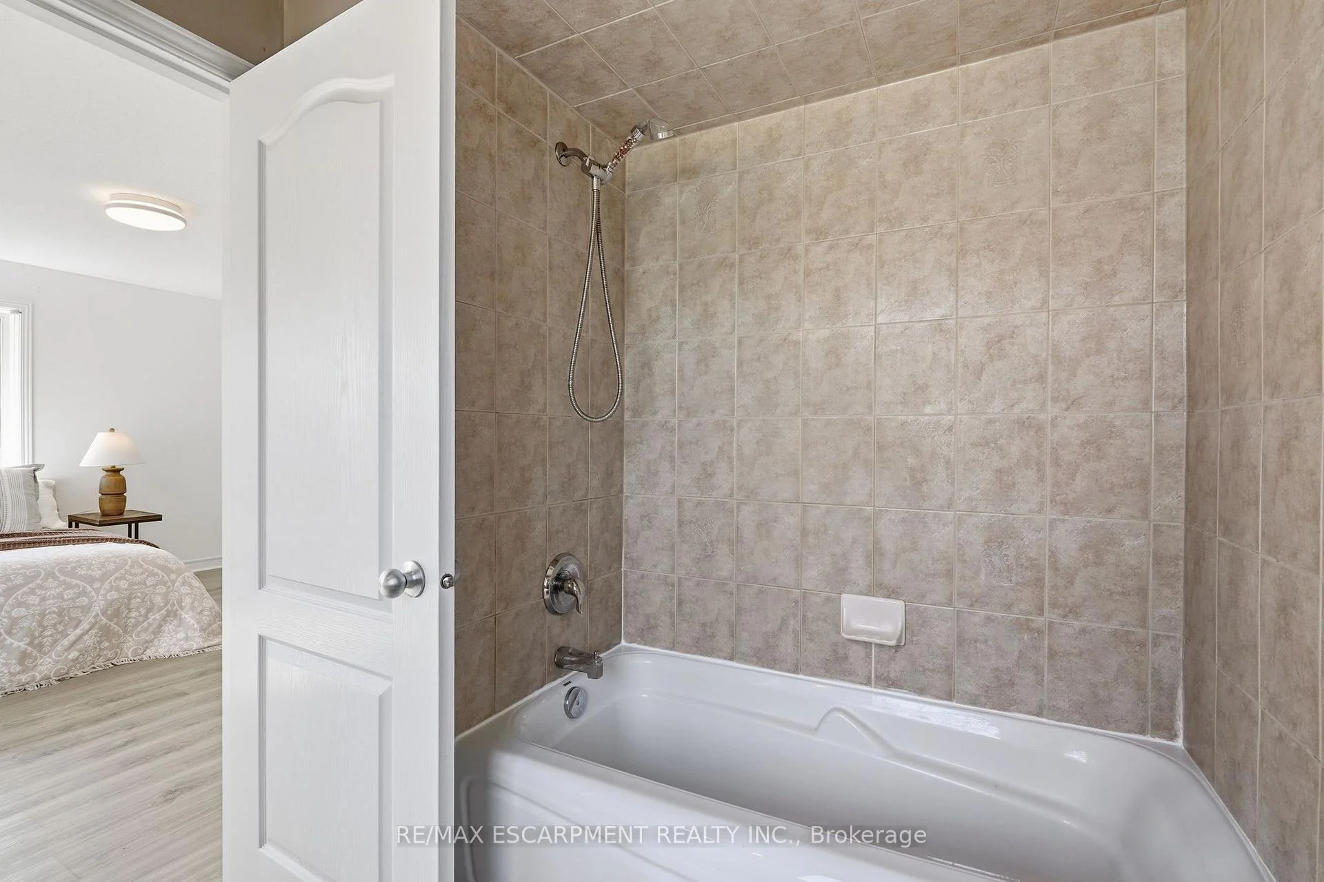 Photo 42 of Unit 8, 400 Stonehenge Drive, Hamilton, Ancaster — HOMEH