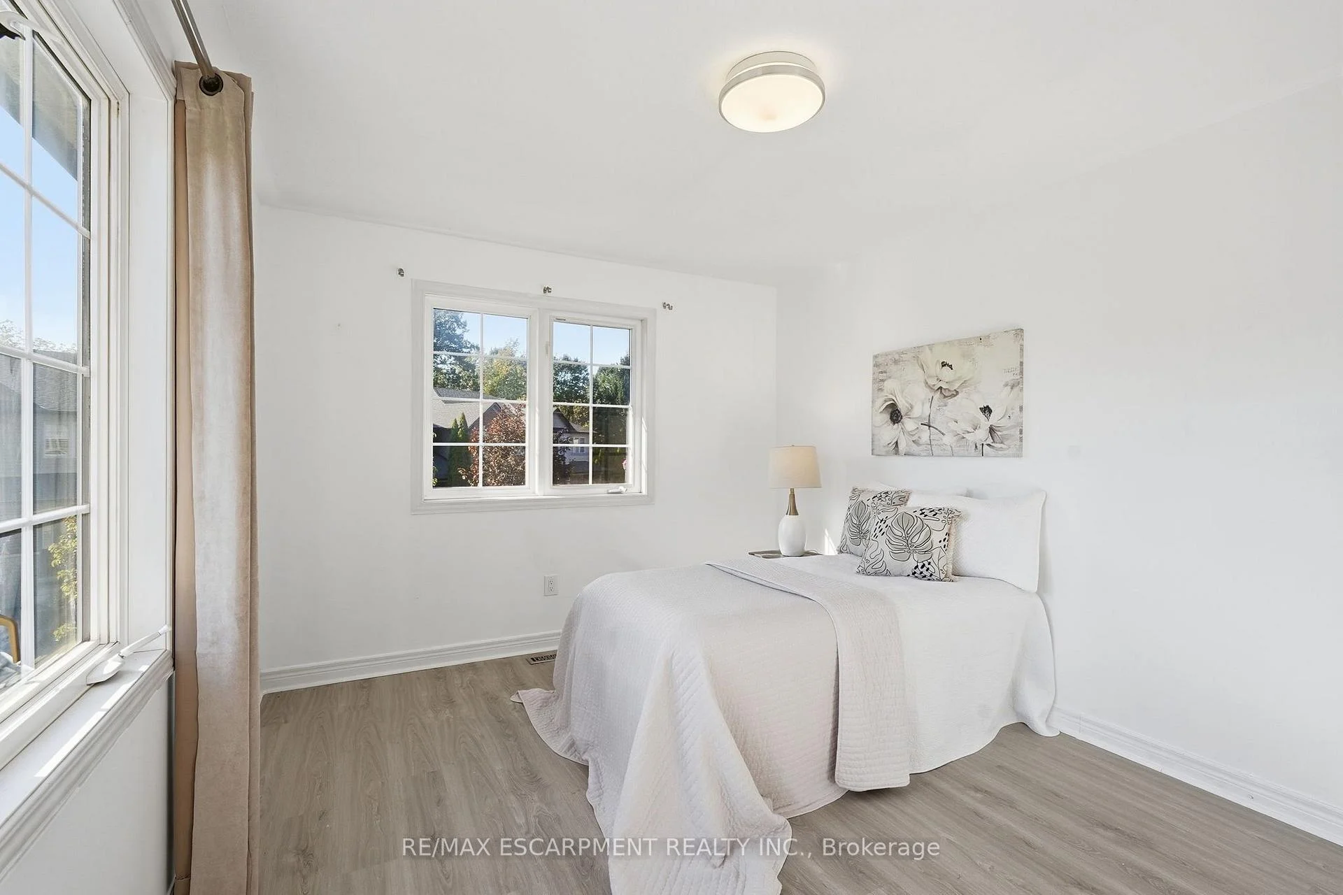 Photo 48 of Unit 8, 400 Stonehenge Drive, Hamilton, Ancaster — HOMEH