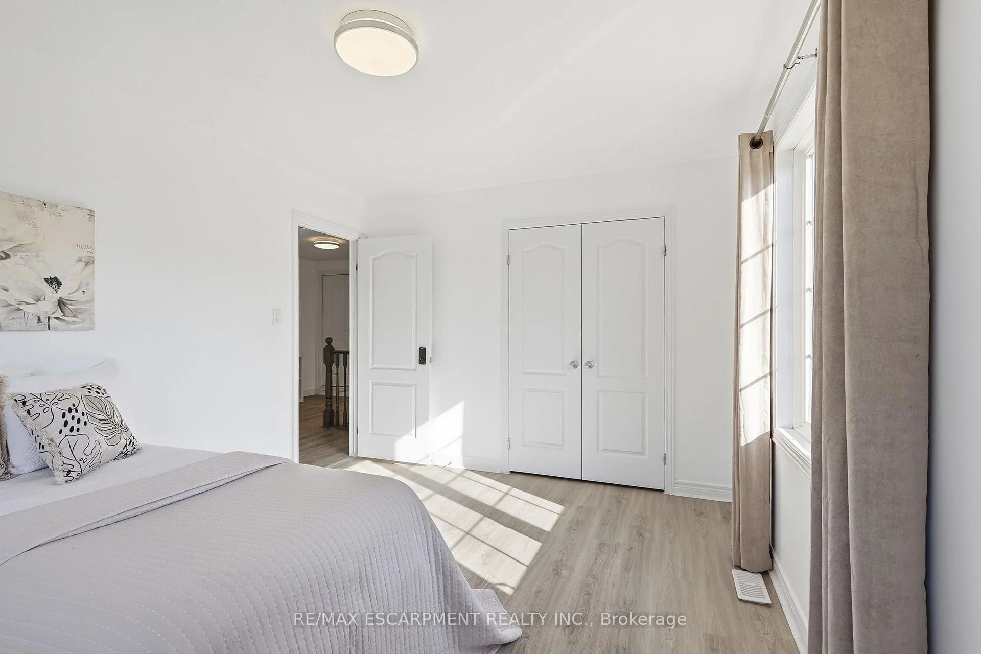 Photo 50 of Unit 8, 400 Stonehenge Drive, Hamilton, Ancaster — HOMEH