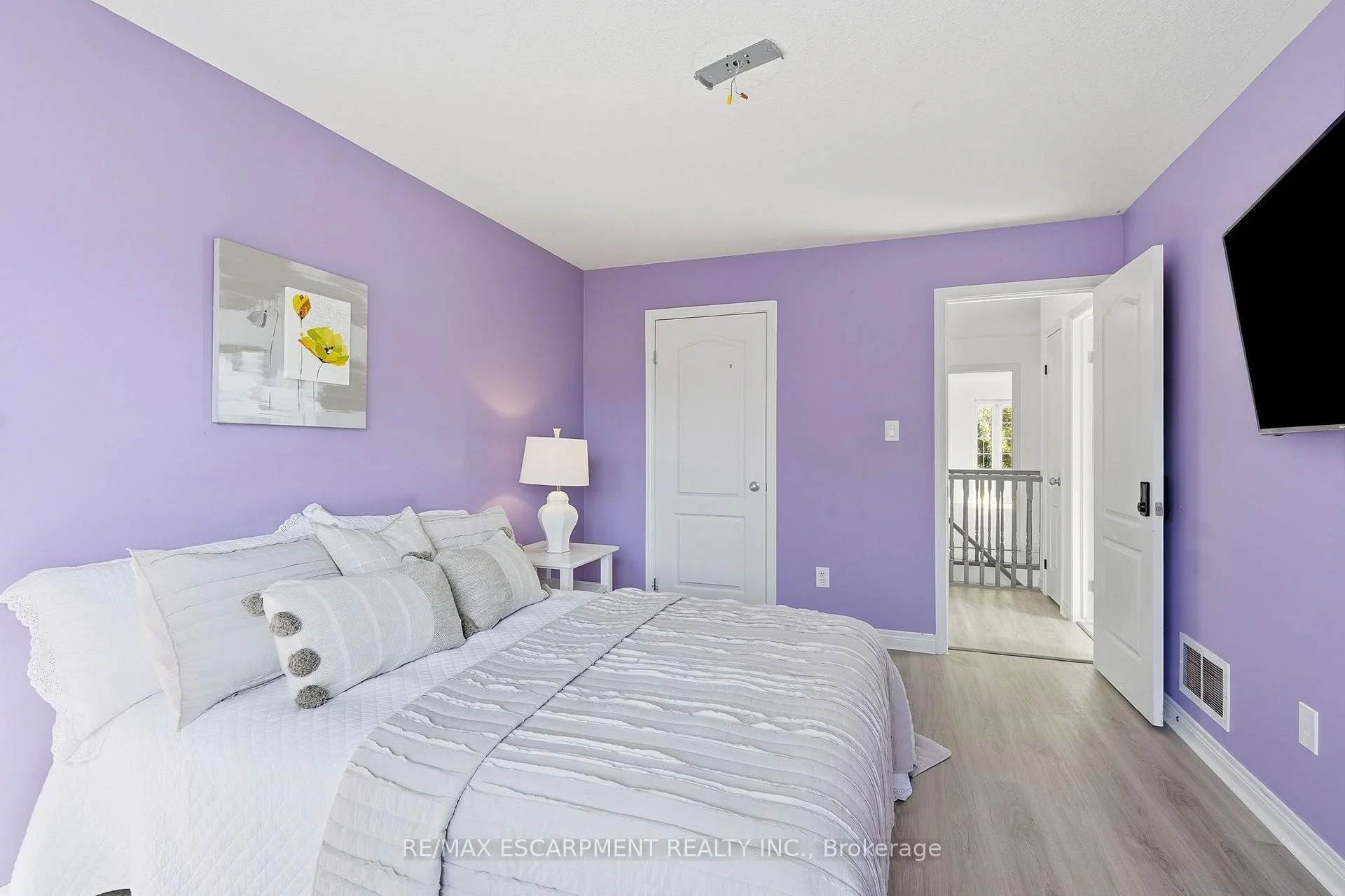 Photo 54 of Unit 8, 400 Stonehenge Drive, Hamilton, Ancaster — HOMEH