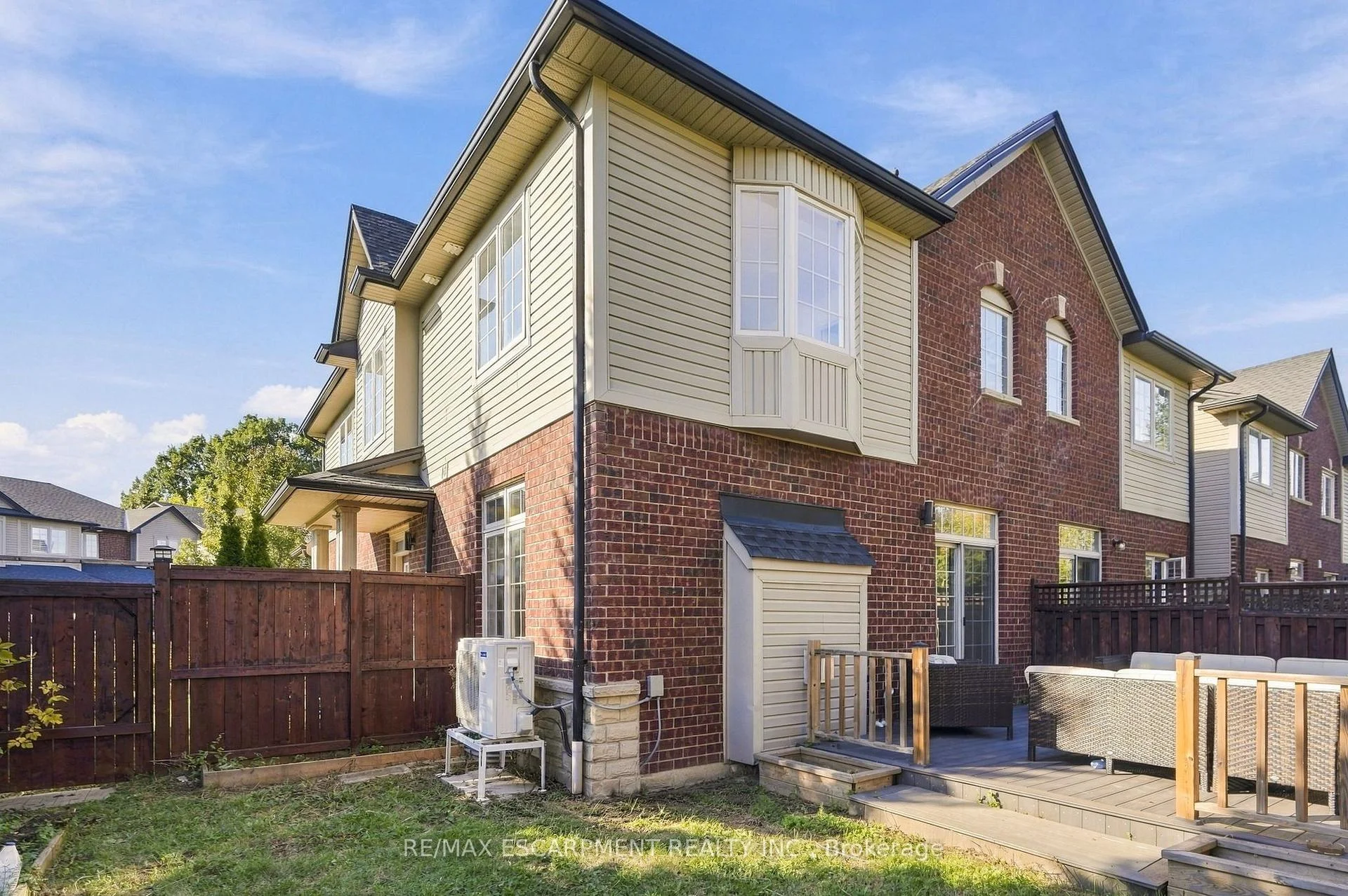 Photo 77 of Unit 8, 400 Stonehenge Drive, Hamilton, Ancaster — HOMEH