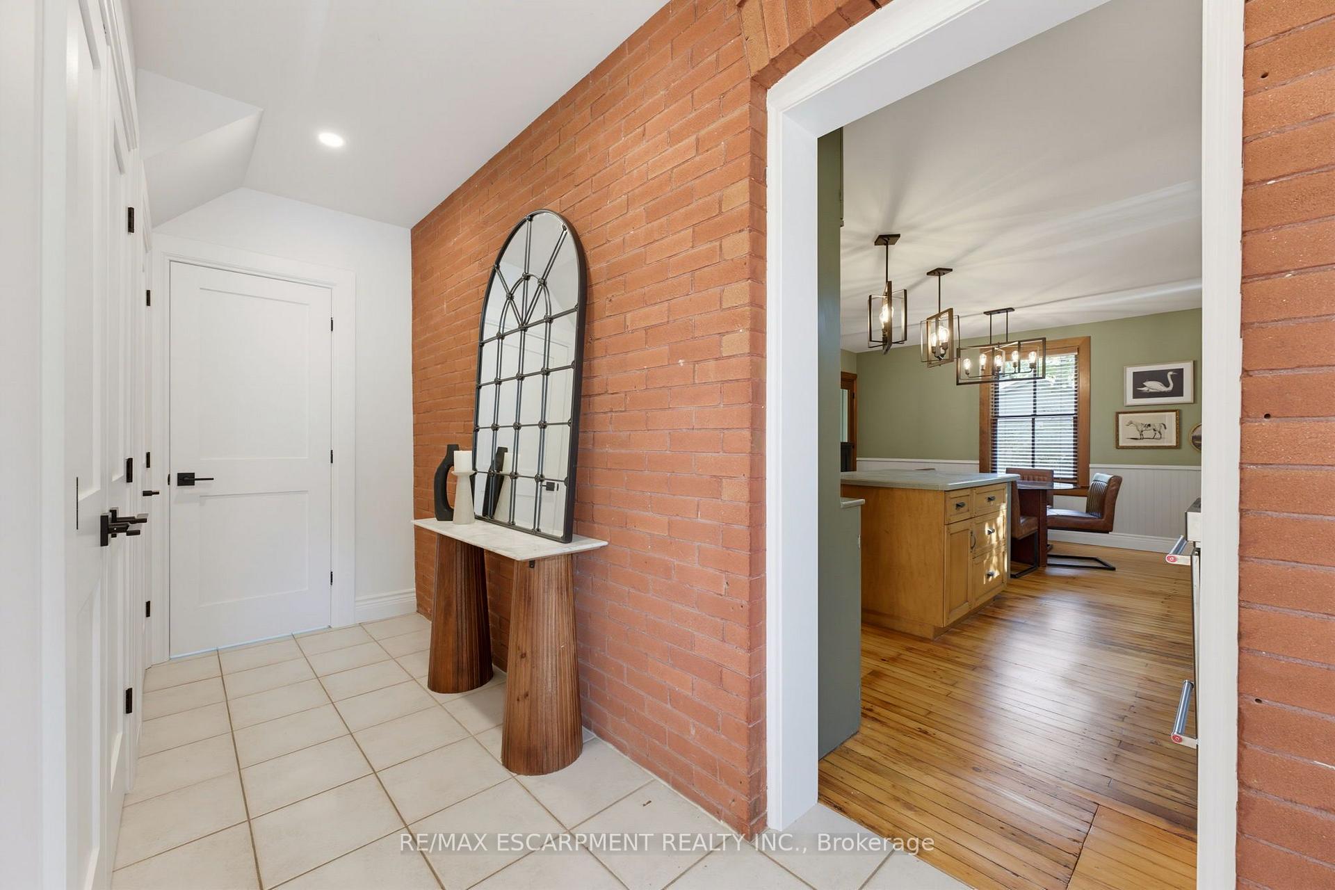 Photo 4 of 212 Concession 8 Road E, Hamilton, Rural Flamborough — HOMEH