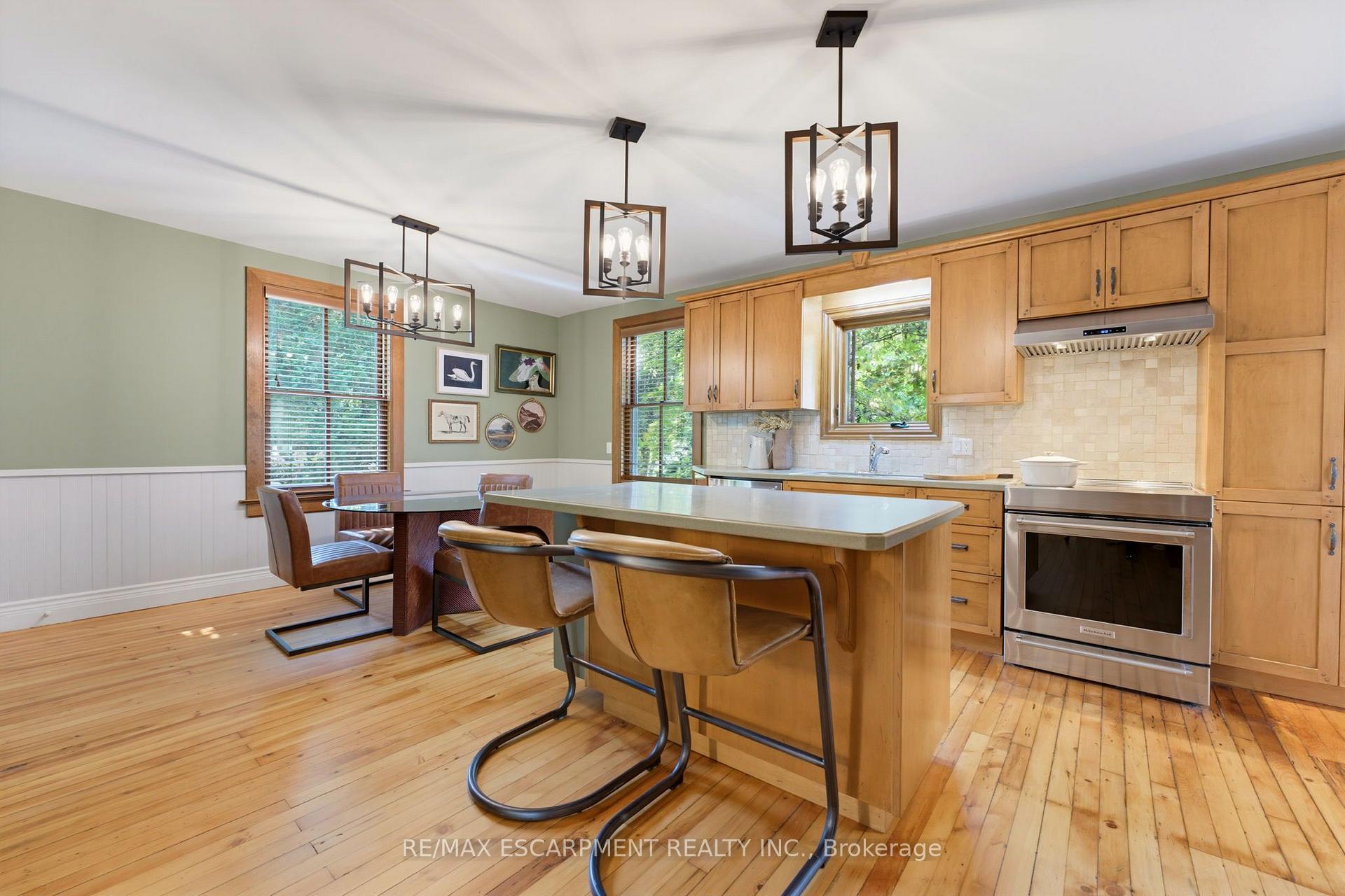 Photo 5 of 212 Concession 8 Road E, Hamilton, Rural Flamborough — HOMEH