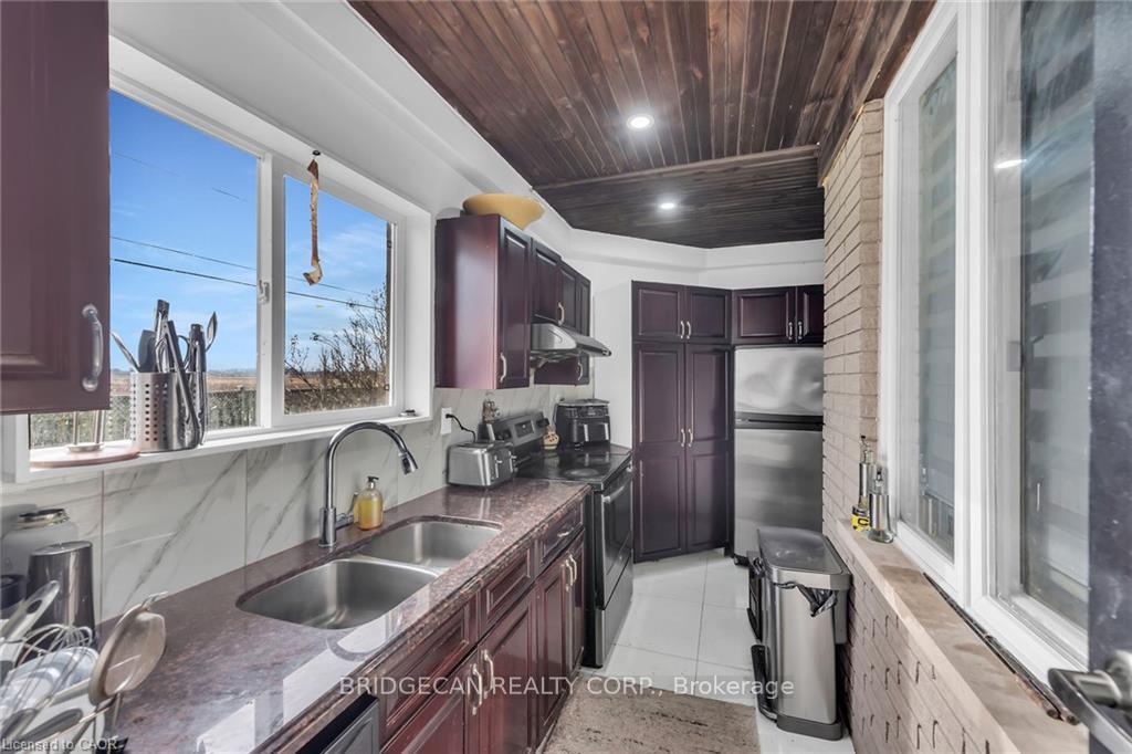 Photo 12 of 283 Second Road E, Hamilton, Rural Stoney Creek — HOMEH