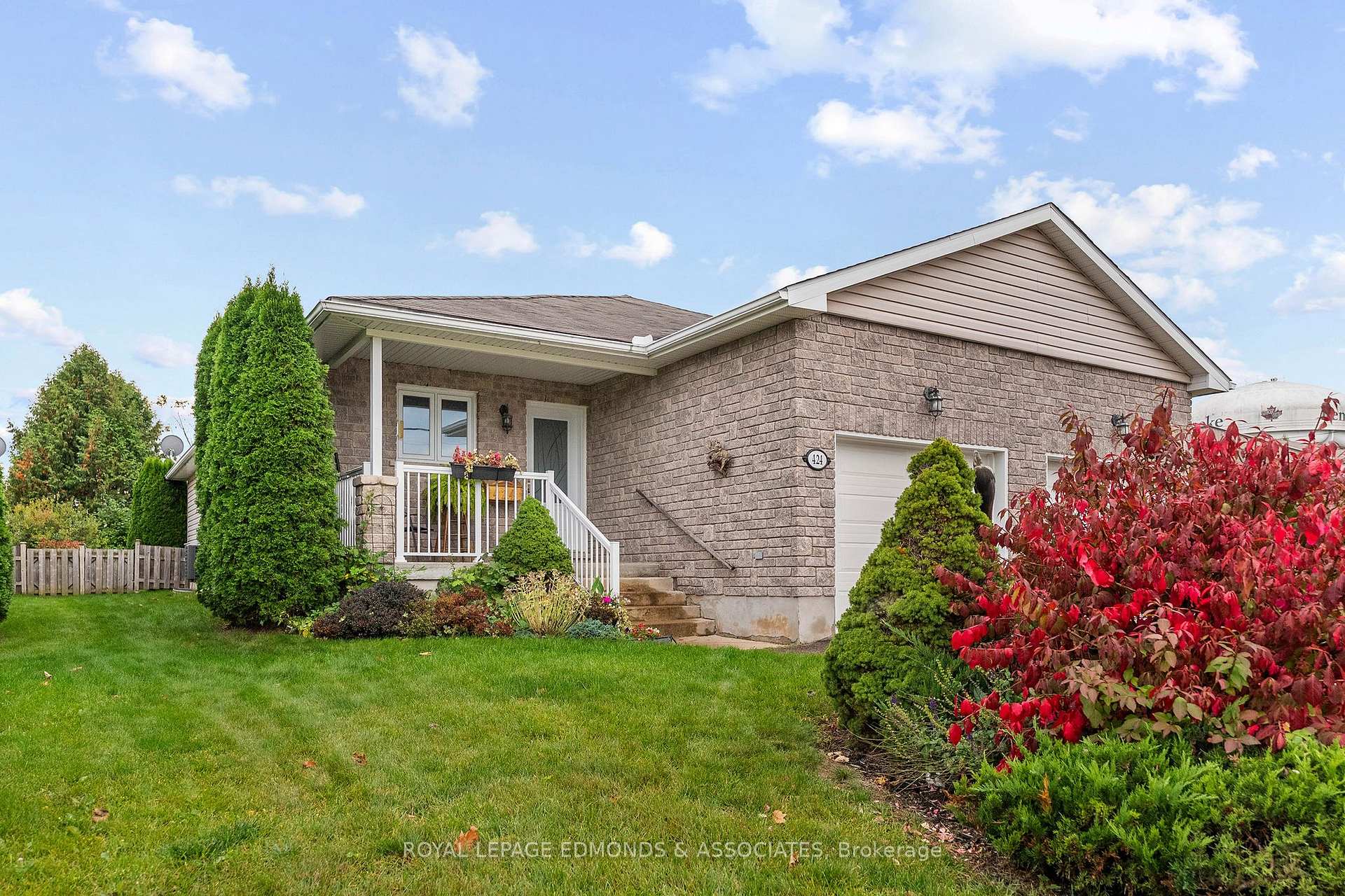 Photo 5 of 424 Morris Street, Pembroke, Pembroke — HOMEH