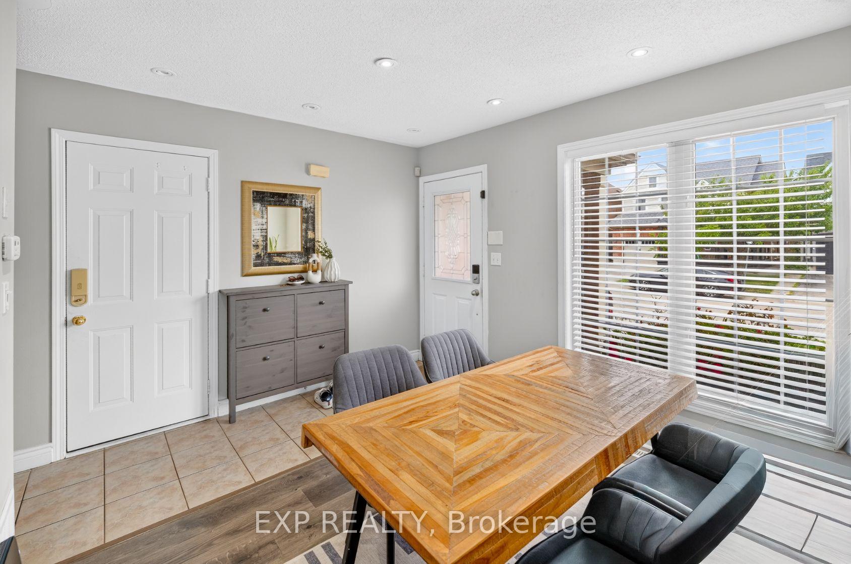 Photo 6 of 1008 Cooper Avenue, Milton, Beaty — HOMEH