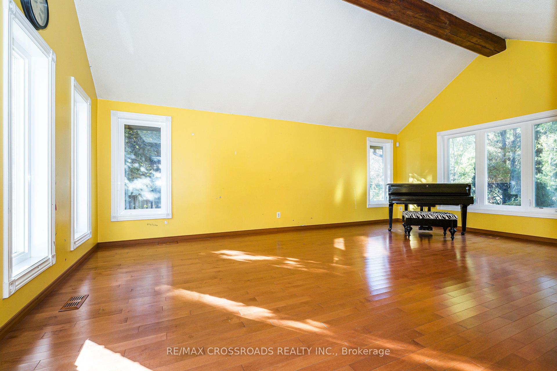 Photo 6 of 1910 Fairport Road, Pickering, Dunbarton — HOMEH