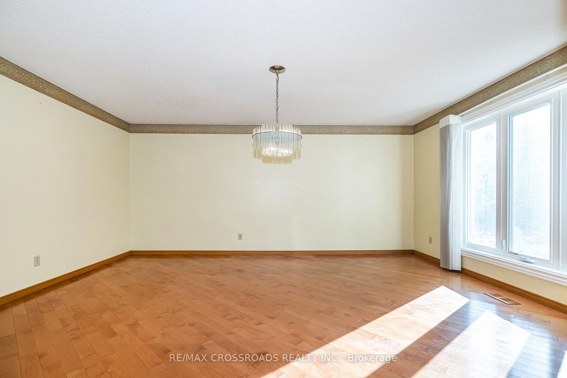 Photo 14 of 1910 Fairport Road, Pickering, Dunbarton — HOMEH