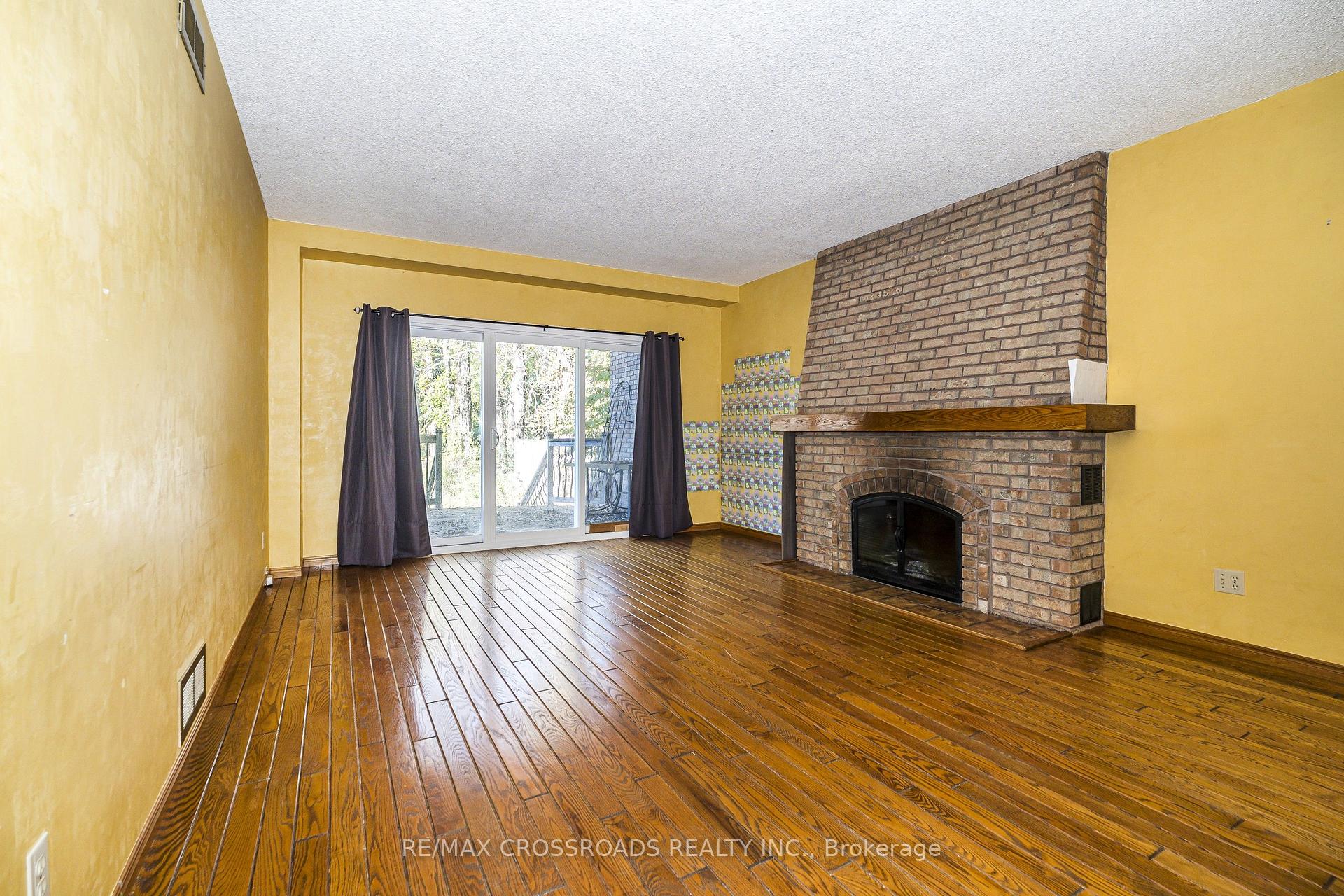 Photo 17 of 1910 Fairport Road, Pickering, Dunbarton — HOMEH