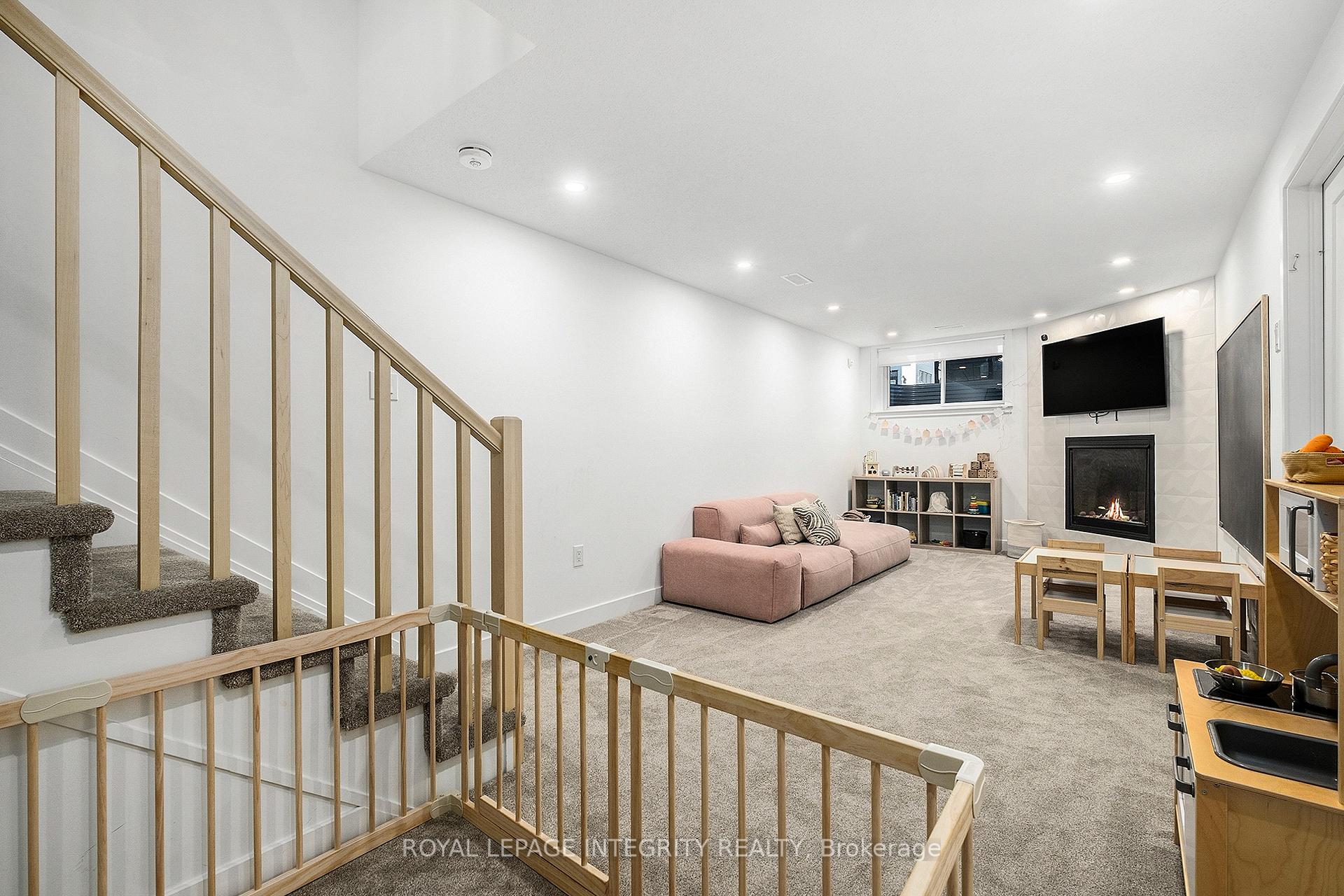 Photo 32 of 860 Solarium Avenue, Ottawa, Riverside South/Gloucester Glen — HOMEH