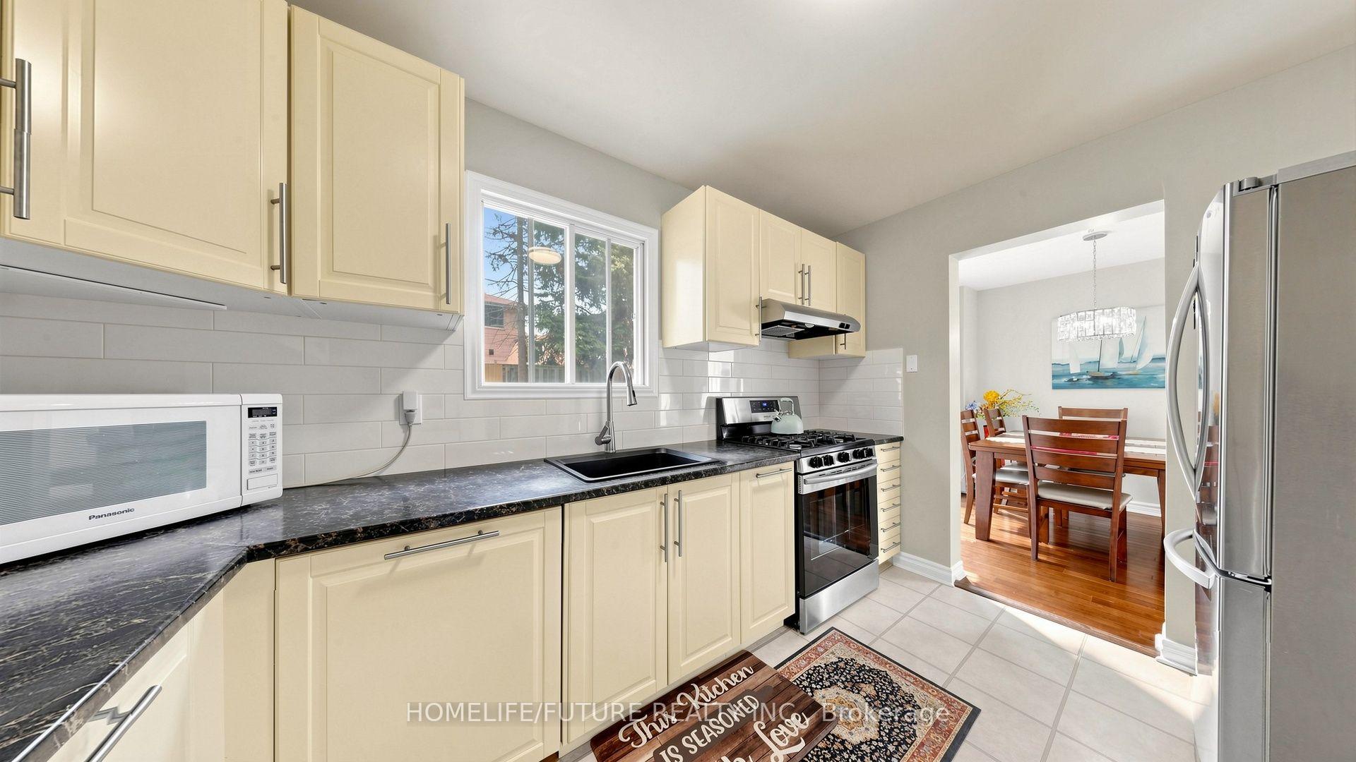 Photo 8 of 168 Large Crescent, Ajax, Central West — HOMEH
