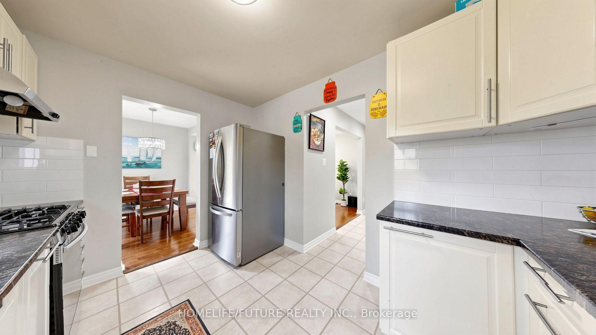 Photo 9 of 168 Large Crescent, Ajax, Central West — HOMEH