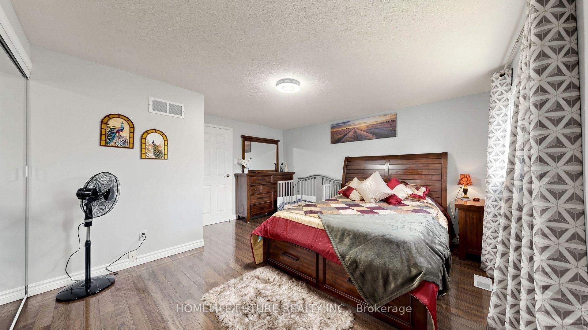 Photo 20 of 168 Large Crescent, Ajax, Central West — HOMEH