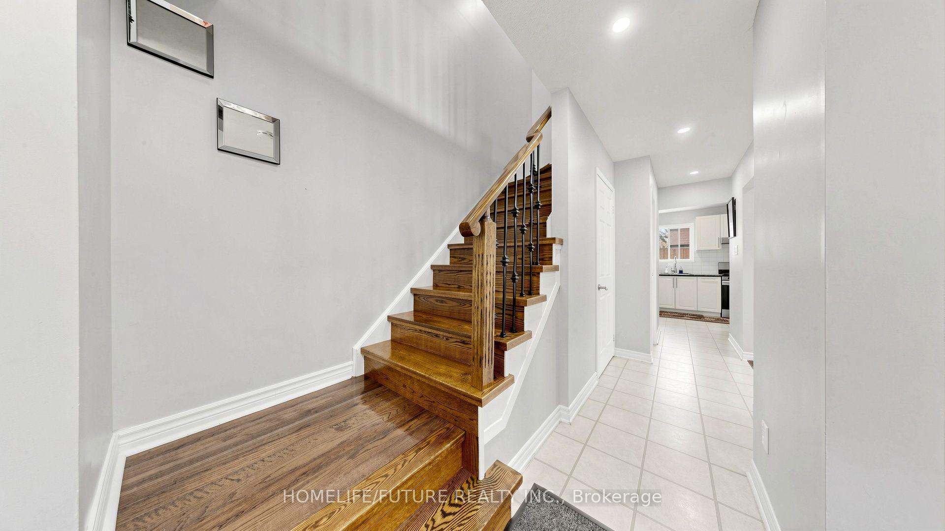 Photo 33 of 168 Large Crescent, Ajax, Central West — HOMEH