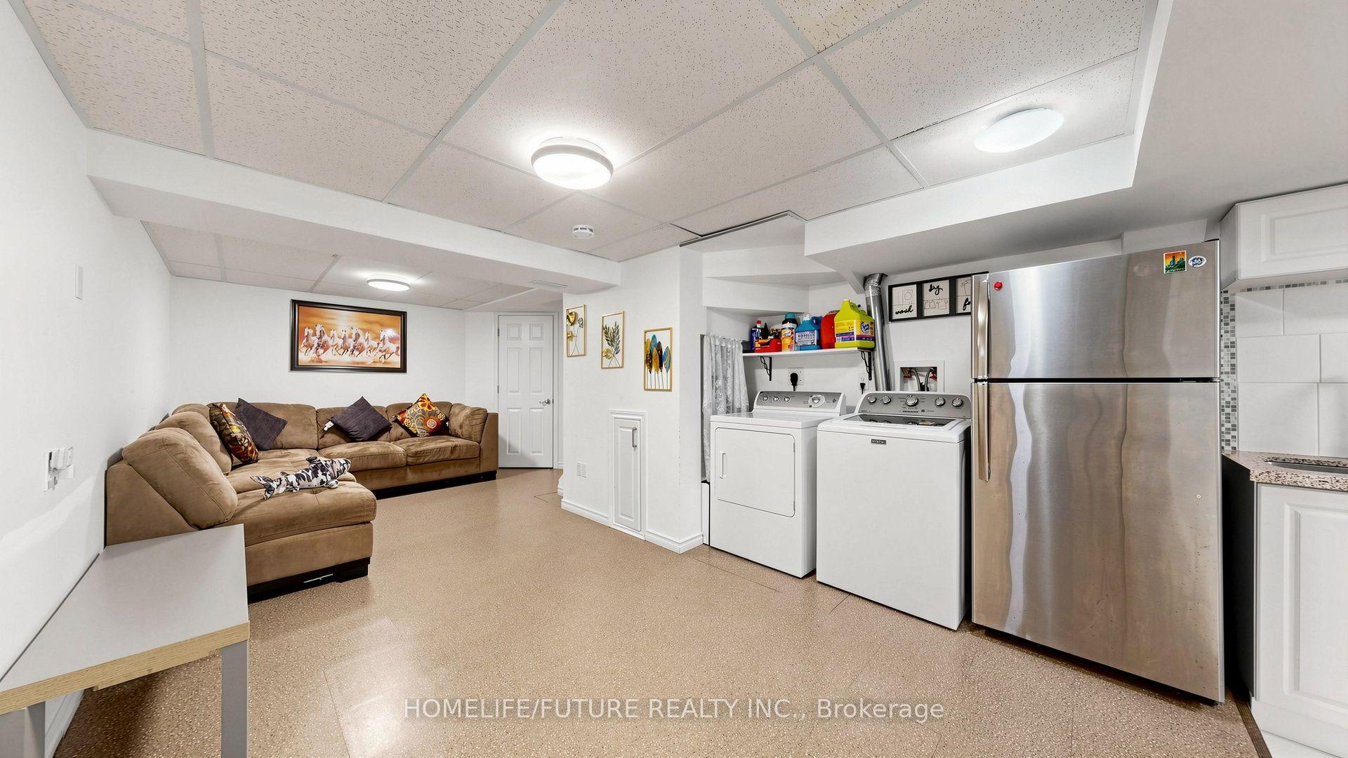 Photo 36 of 168 Large Crescent, Ajax, Central West — HOMEH