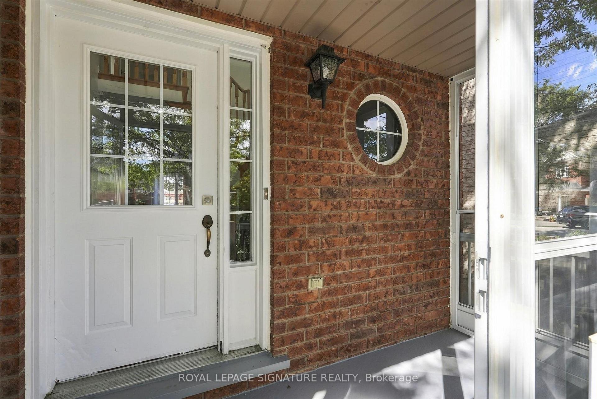 Photo 3 of 106 Heartleaf Crescent, Brampton, Fletcher's Meadow — HOMEH
