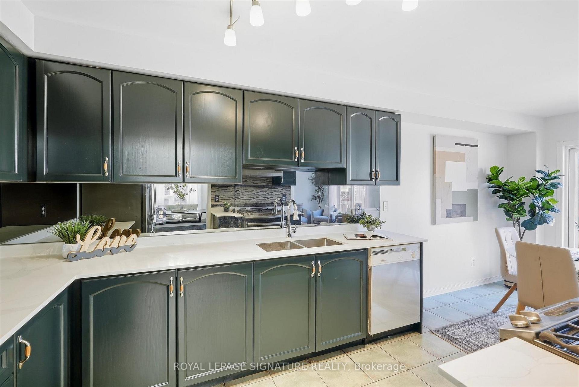 Photo 13 of 106 Heartleaf Crescent, Brampton, Fletcher's Meadow — HOMEH