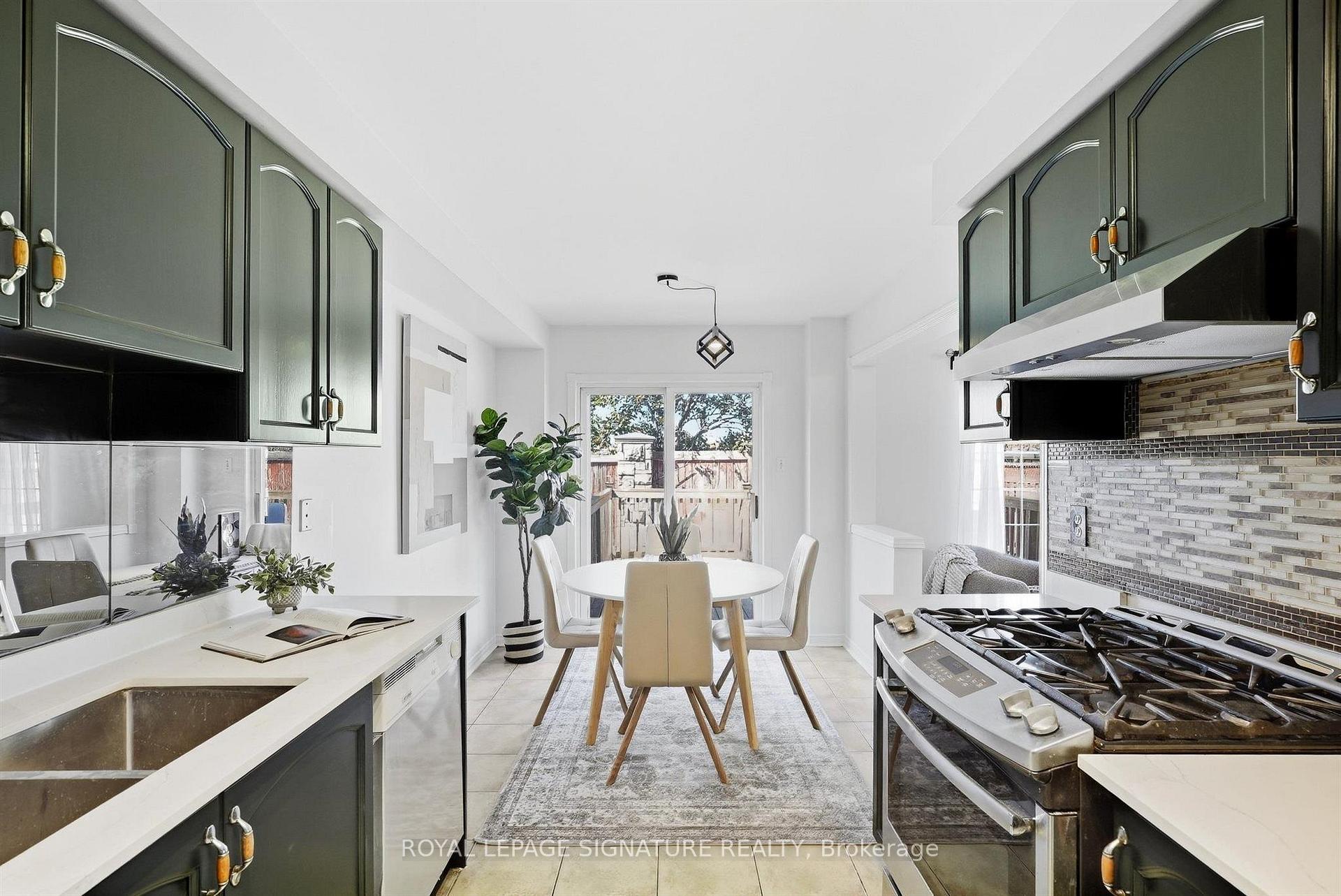Photo 14 of 106 Heartleaf Crescent, Brampton, Fletcher's Meadow — HOMEH