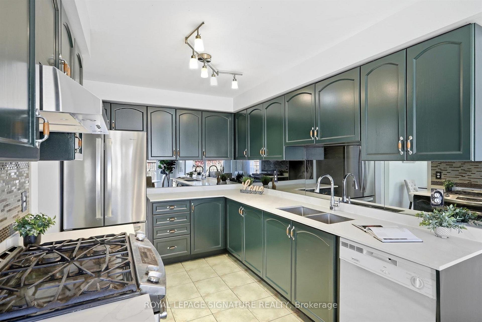 Photo 15 of 106 Heartleaf Crescent, Brampton, Fletcher's Meadow — HOMEH