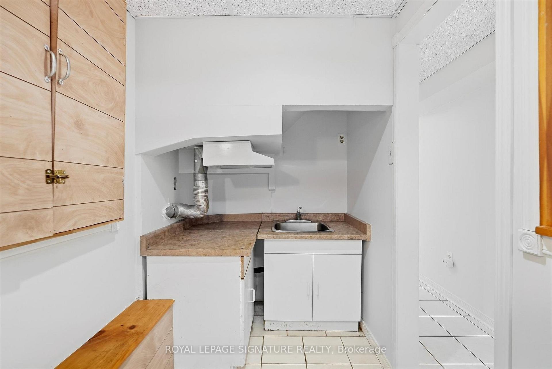 Photo 35 of 106 Heartleaf Crescent, Brampton, Fletcher's Meadow — HOMEH