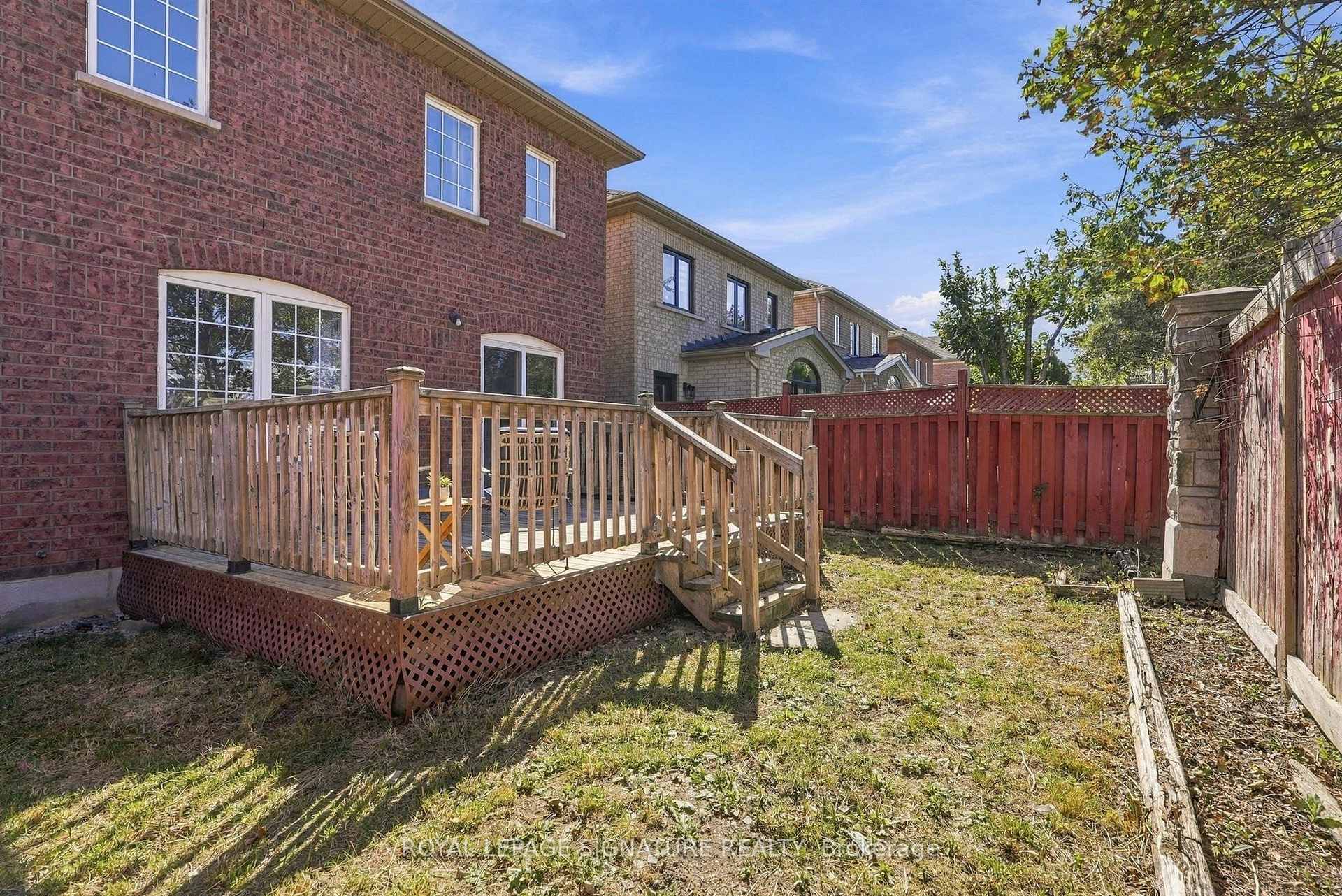 Photo 45 of 106 Heartleaf Crescent, Brampton, Fletcher's Meadow — HOMEH