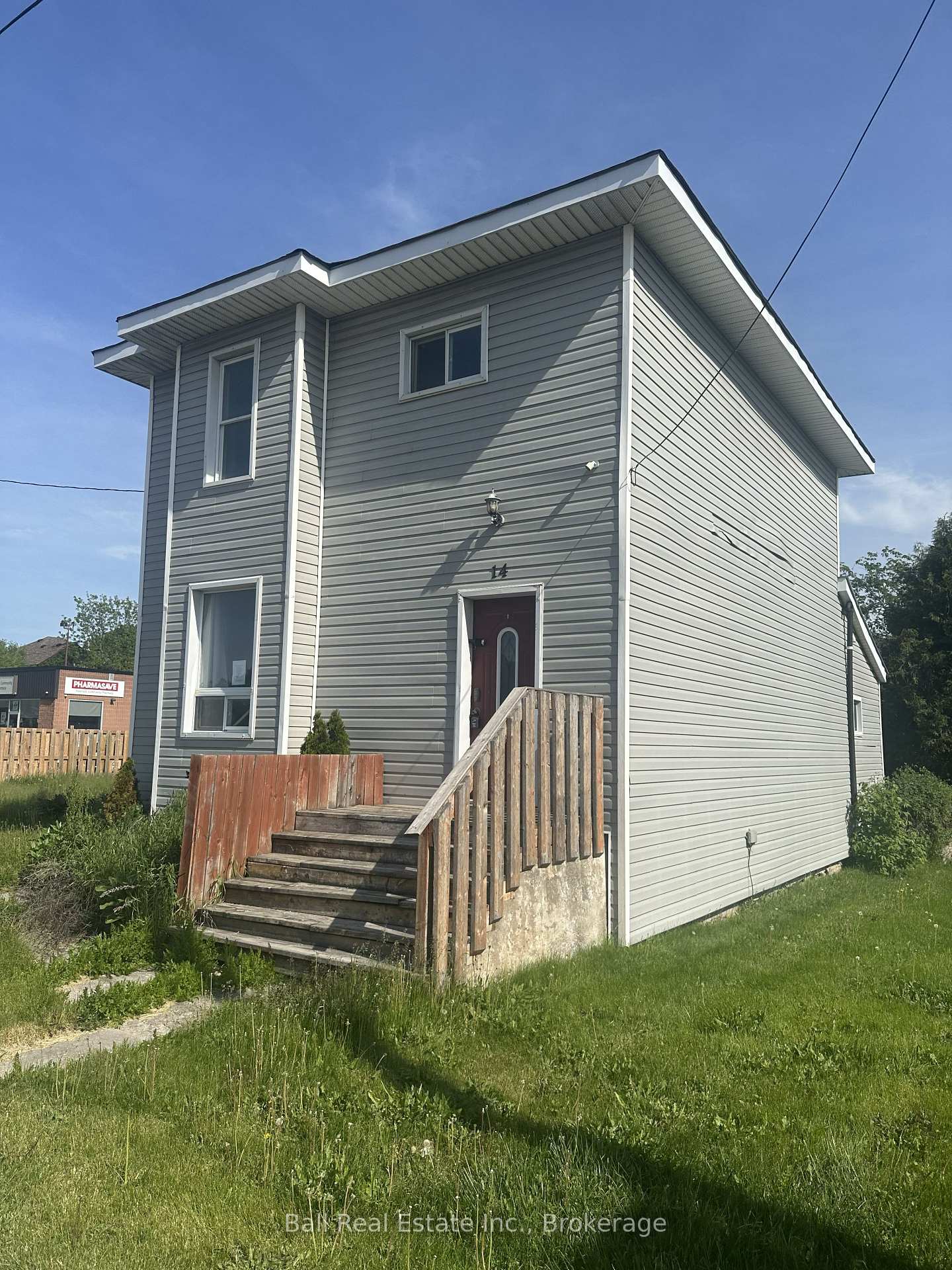 Photo of 14 Ottawa Street W