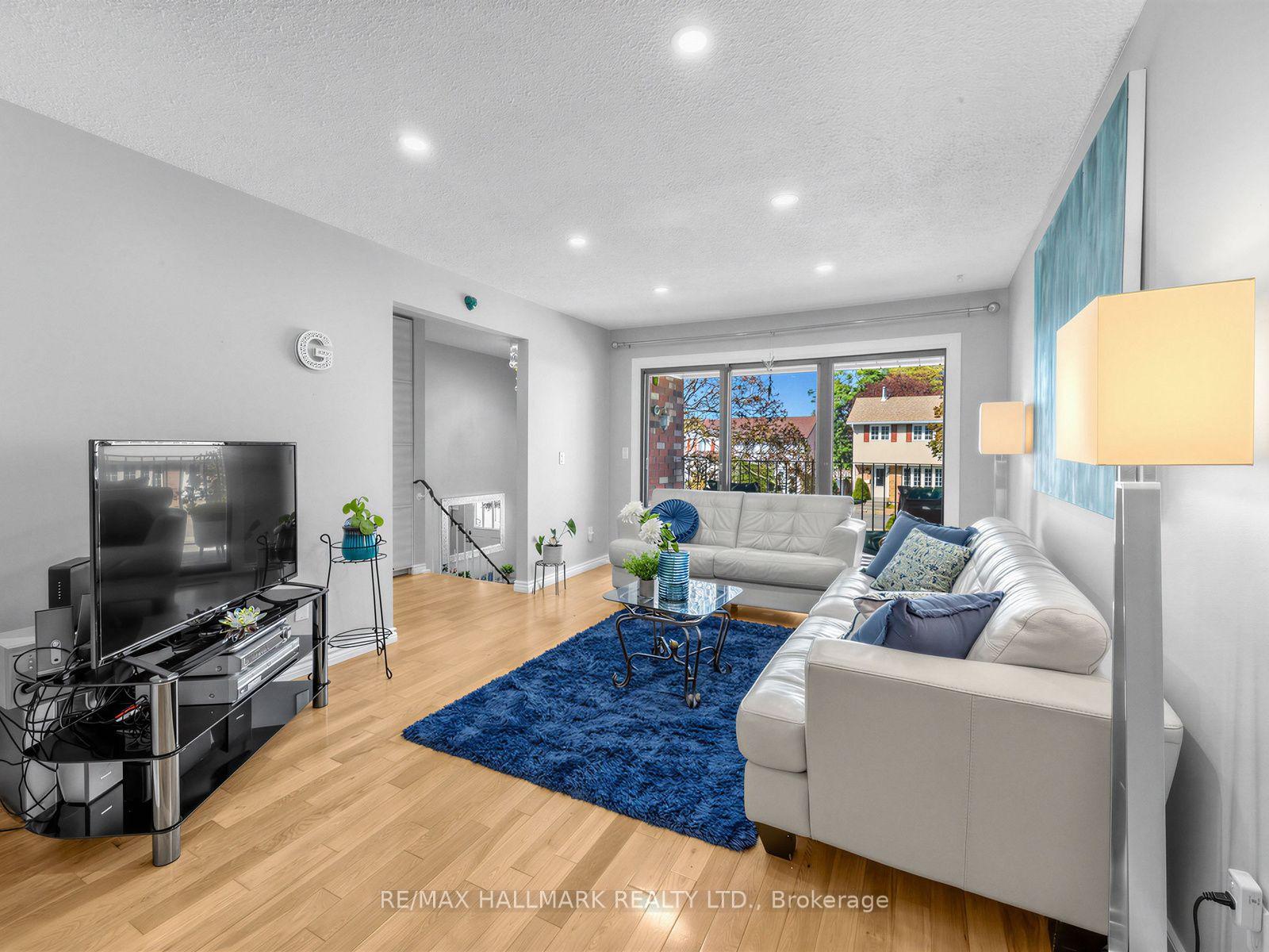 Photo 3 of 1333 Cherrydown Drive, Oshawa, Donevan — HOMEH