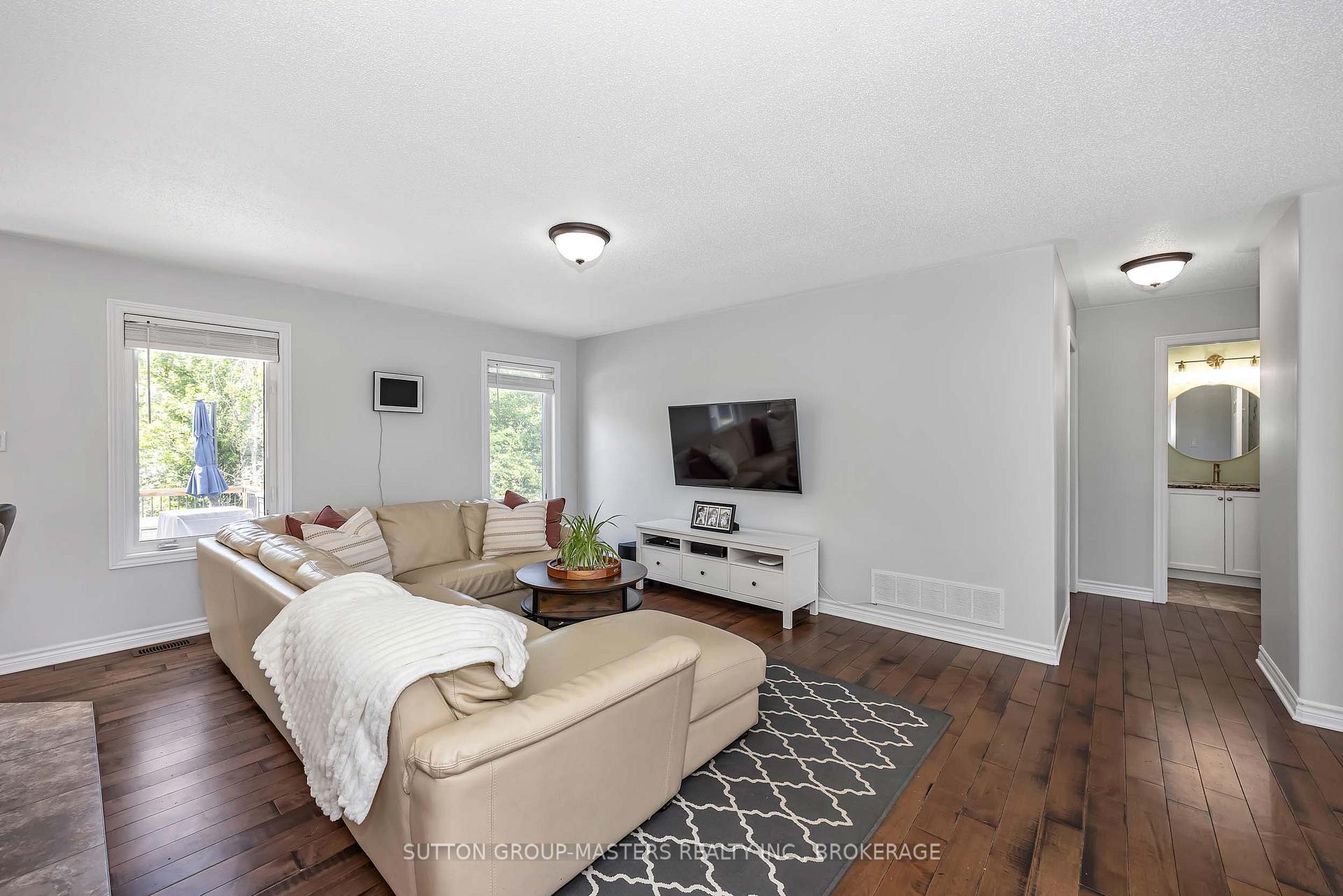 Photo 7 of 257 Starlight Place, Ottawa, Btwn Franktown Rd. & Fallowfield Rd. — HOMEH