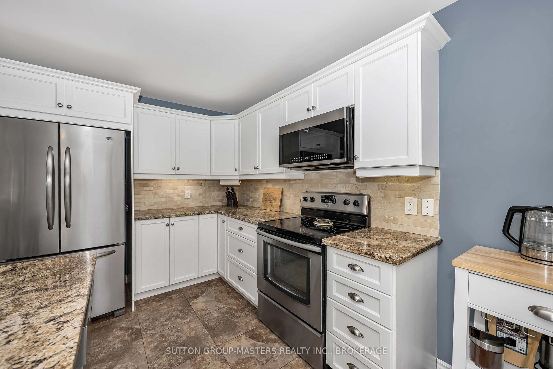 Photo 9 of 257 Starlight Place, Ottawa, Btwn Franktown Rd. & Fallowfield Rd. — HOMEH