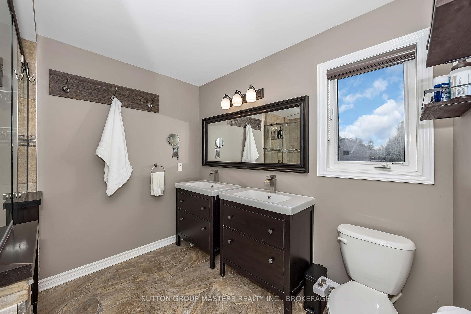 Photo 20 of 257 Starlight Place, Ottawa, Btwn Franktown Rd. & Fallowfield Rd. — HOMEH