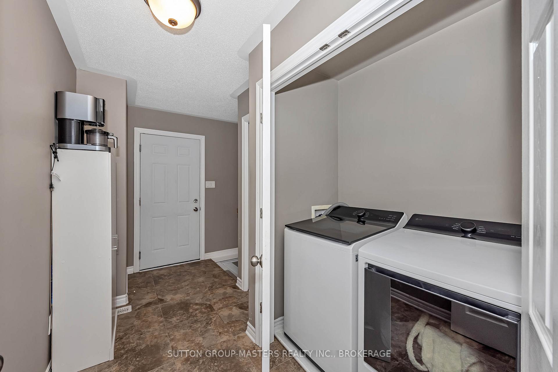 Photo 27 of 257 Starlight Place, Ottawa, Btwn Franktown Rd. & Fallowfield Rd. — HOMEH