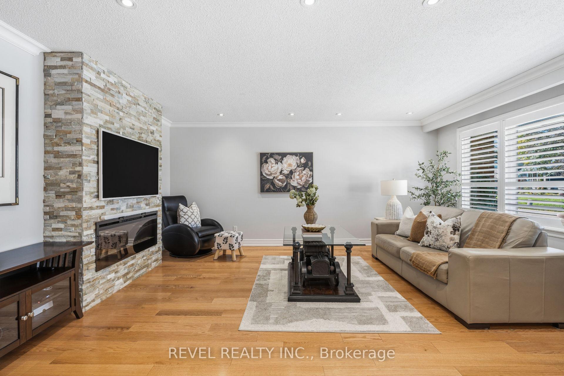 Photo 4 of 23 River View Drive, Brampton, Brampton East — HOMEH