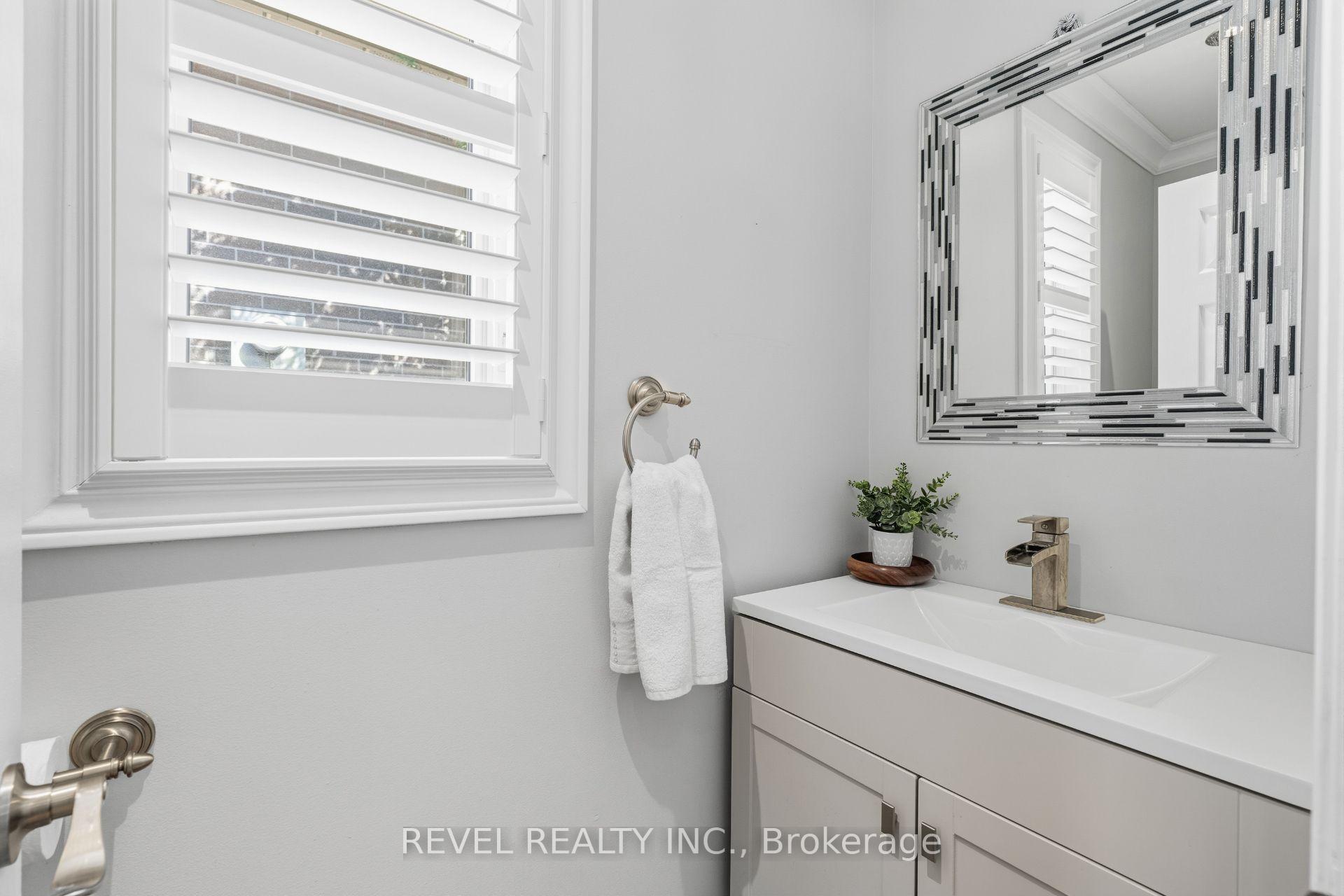 Photo 13 of 23 River View Drive, Brampton, Brampton East — HOMEH