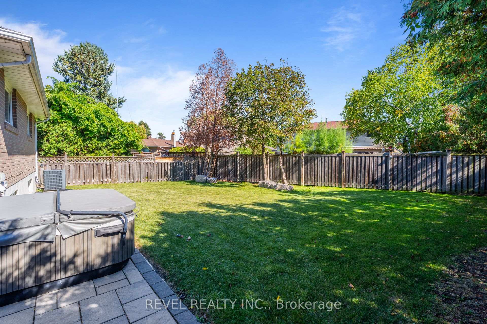 Photo 35 of 23 River View Drive, Brampton, Brampton East — HOMEH