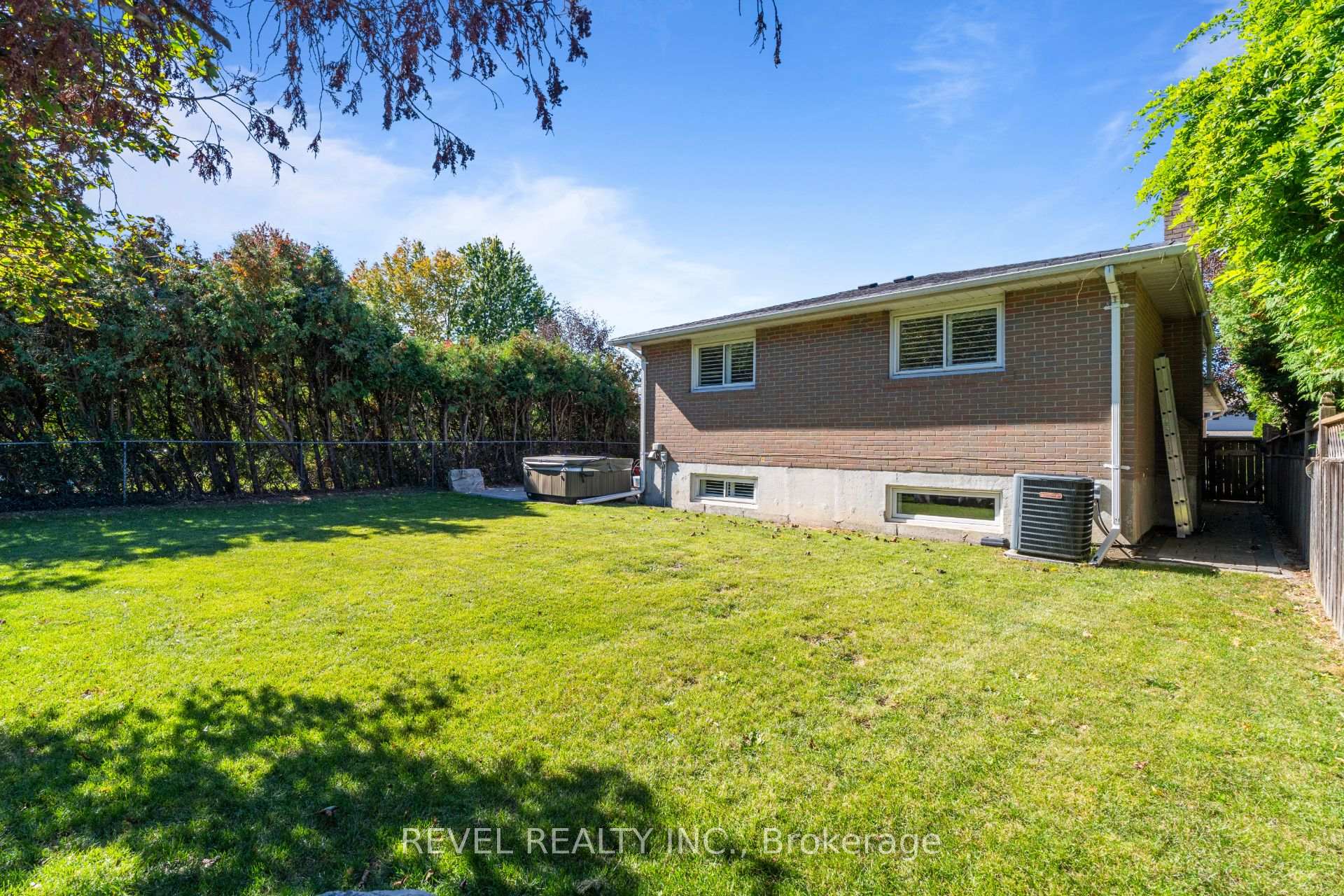 Photo 37 of 23 River View Drive, Brampton, Brampton East — HOMEH