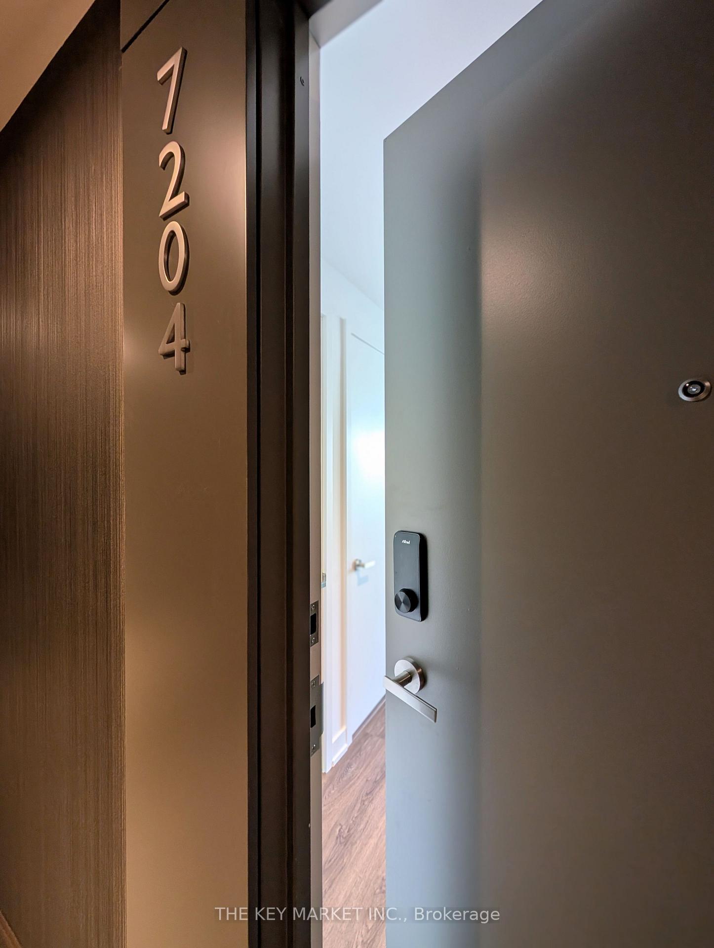 Photo 11 of Unit 7204, 448 Burnhamthorpe Road, Mississauga, City Centre — HOMEH
