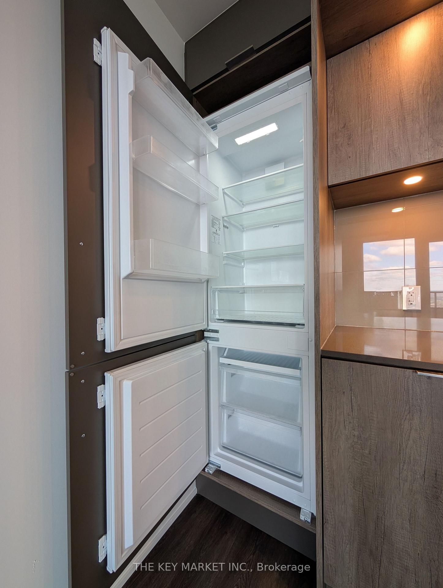 Photo 17 of Unit 7204, 448 Burnhamthorpe Road, Mississauga, City Centre — HOMEH