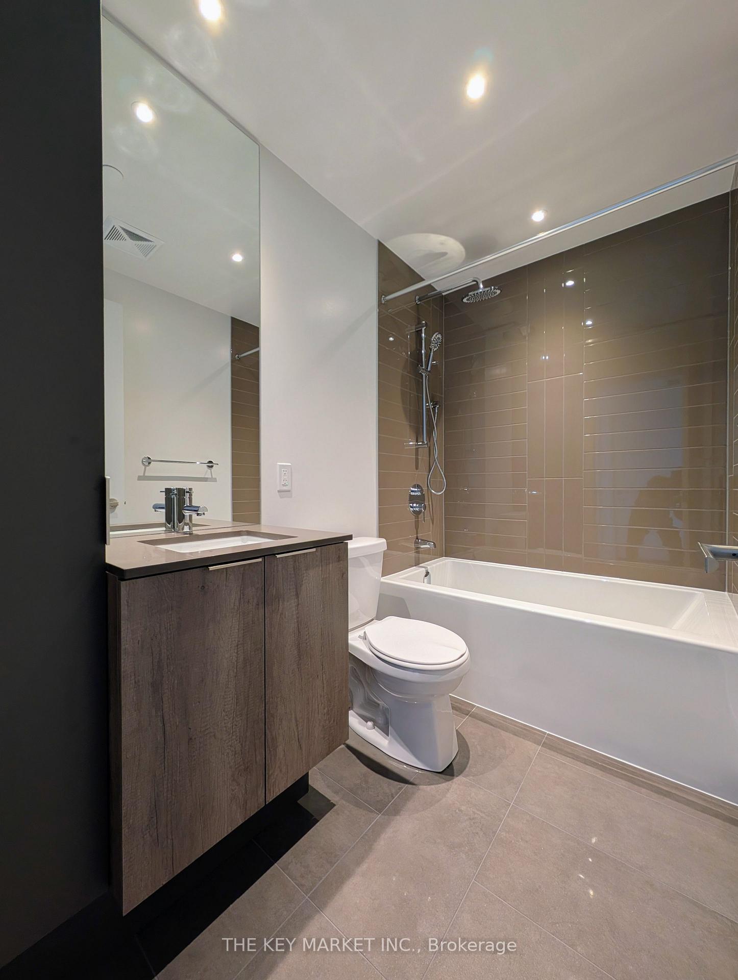 Photo 25 of Unit 7204, 448 Burnhamthorpe Road, Mississauga, City Centre — HOMEH