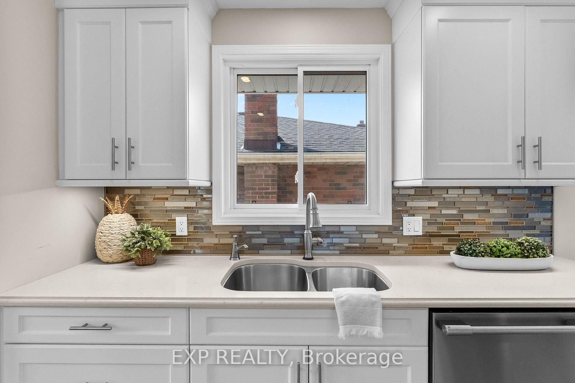 Photo 11 of 6246 Glengate Street, Niagara Falls, Morrison — HOMEH