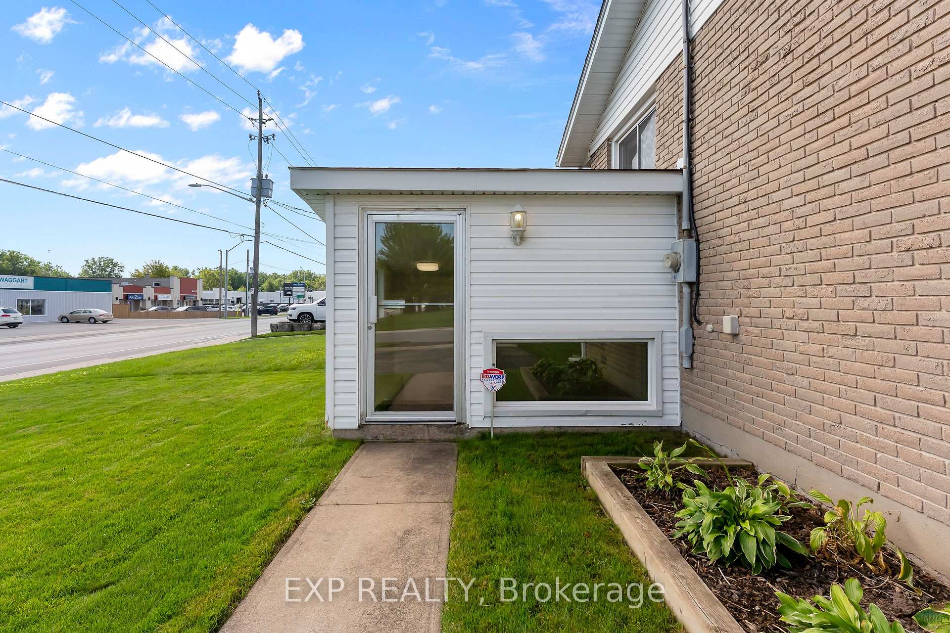Photo 32 of 6246 Glengate Street, Niagara Falls, Morrison — HOMEH