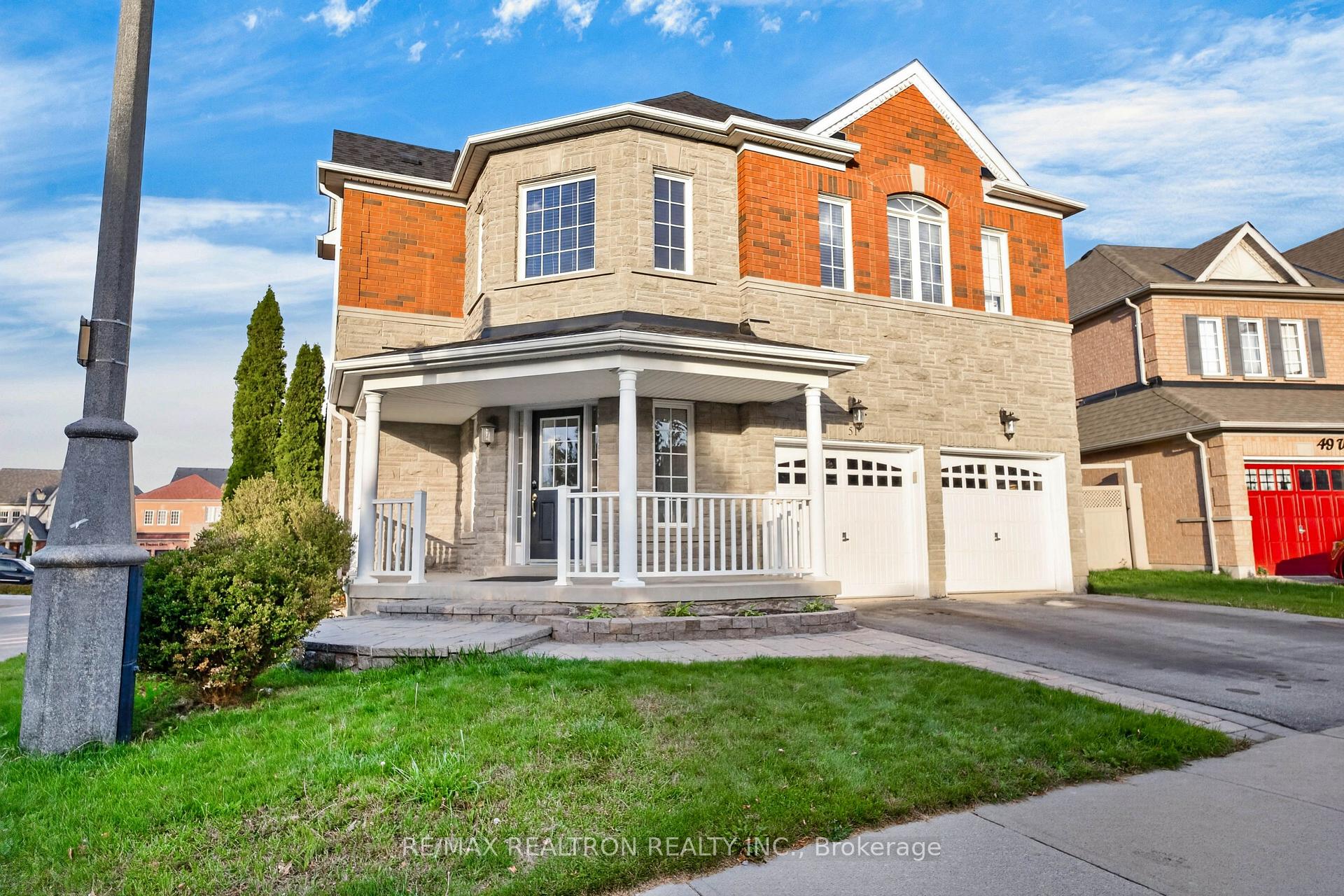 Photo 2 of 51 Wilsongary Circle, Ajax, Northeast Ajax — HOMEH