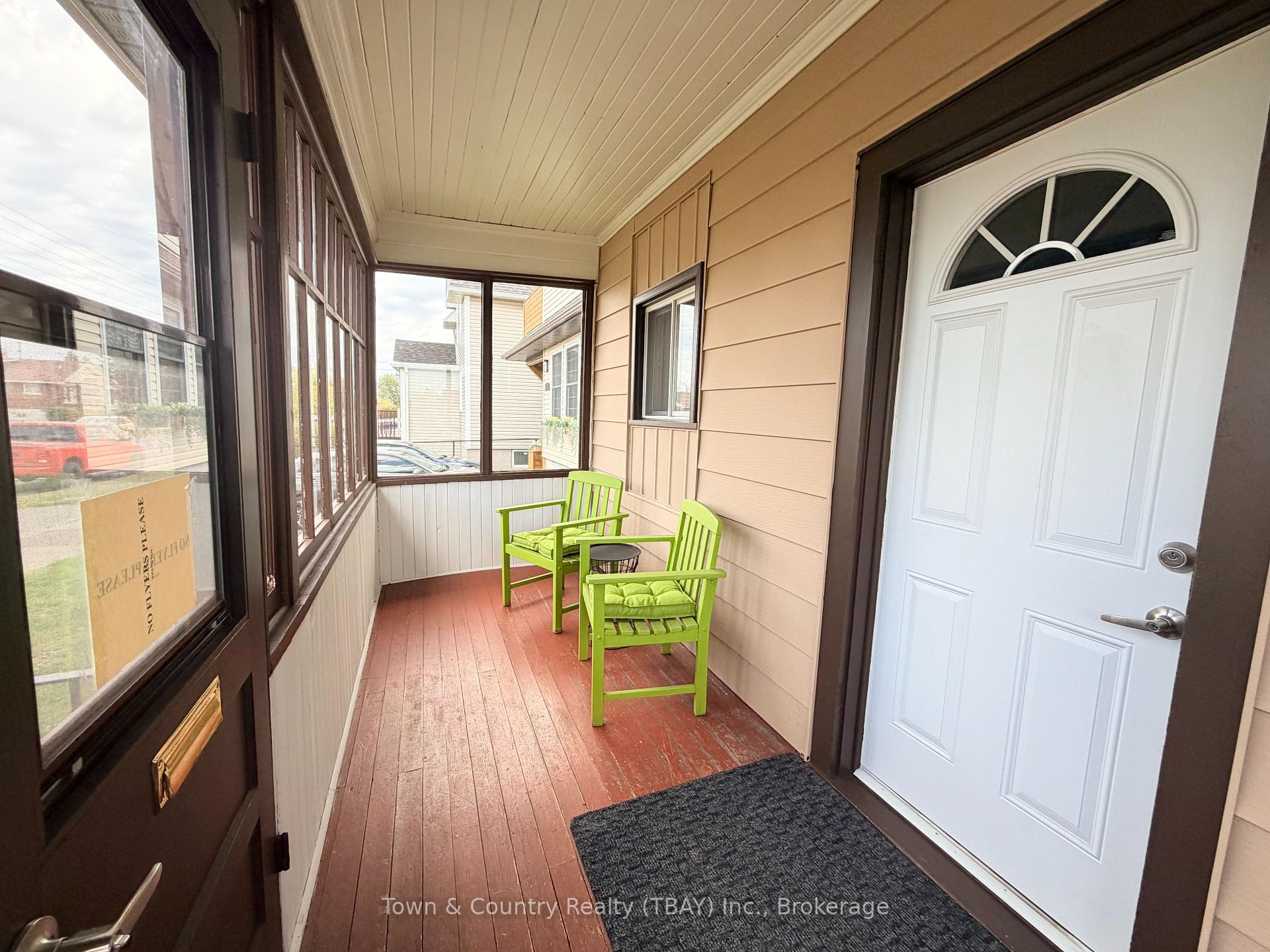 Photo 2 of 372 Mary Street E, Thunder Bay, Westfort — HOMEH