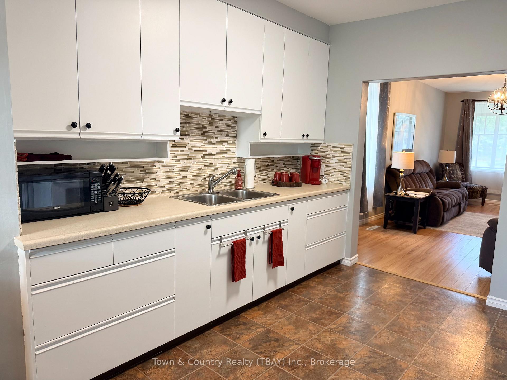 Photo 6 of 372 Mary Street E, Thunder Bay, Westfort — HOMEH
