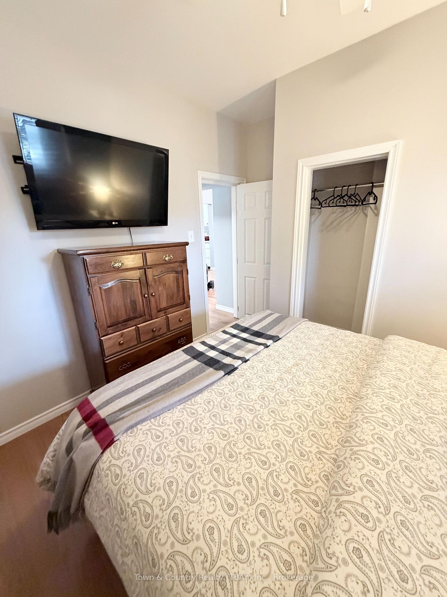 Photo 10 of 372 Mary Street E, Thunder Bay, Westfort — HOMEH