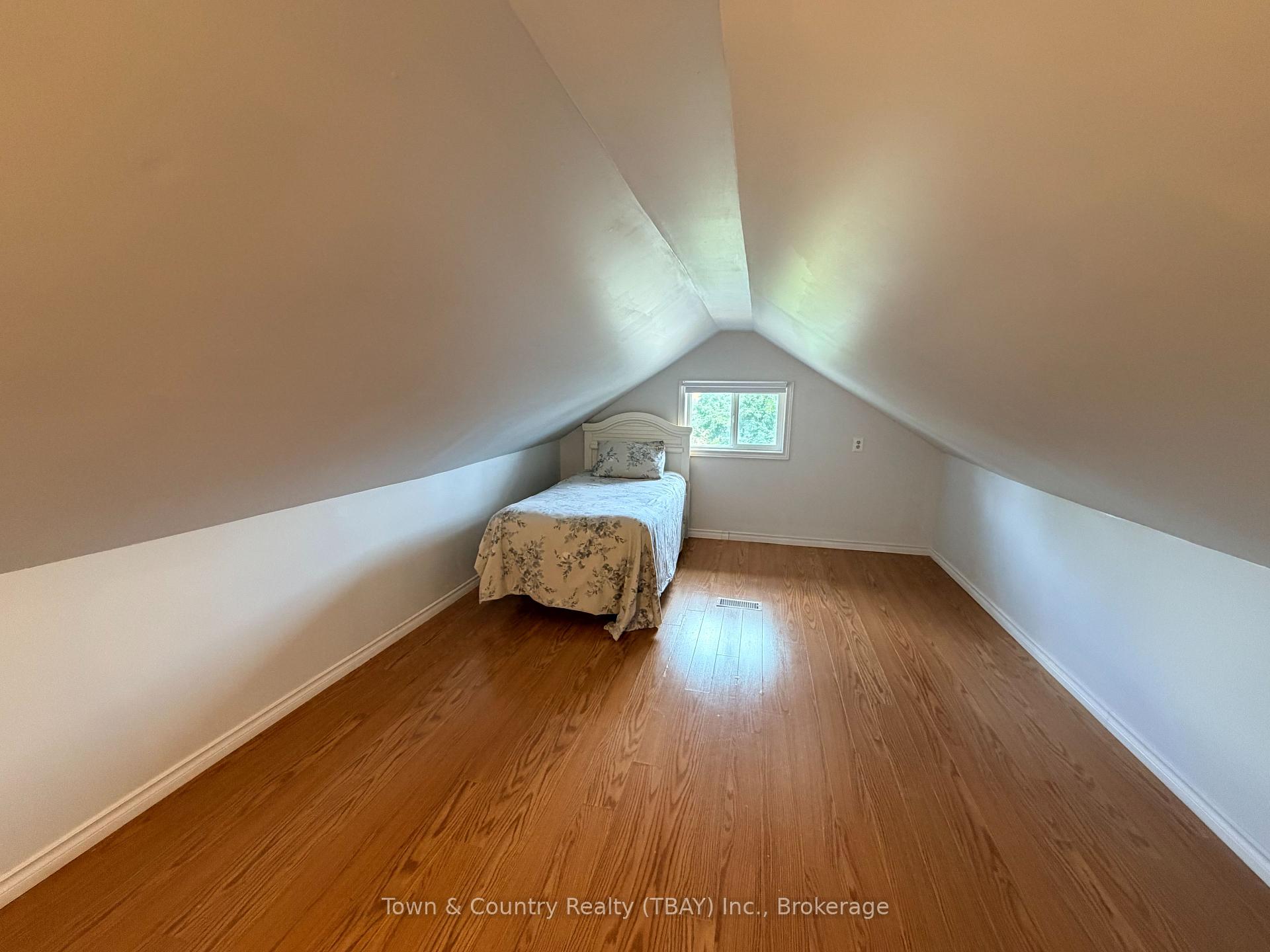 Photo 14 of 372 Mary Street E, Thunder Bay, Westfort — HOMEH