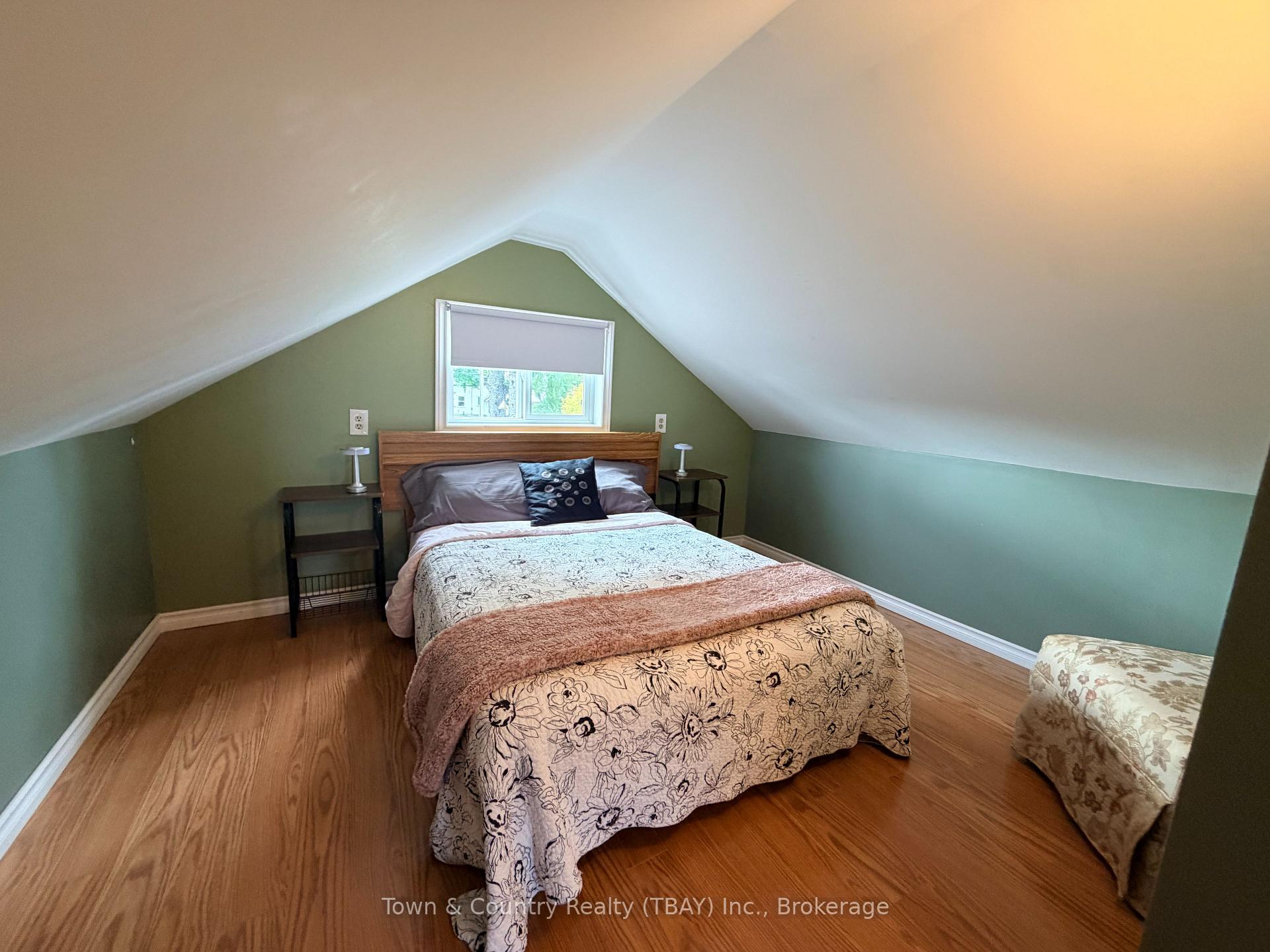 Photo 16 of 372 Mary Street E, Thunder Bay, Westfort — HOMEH